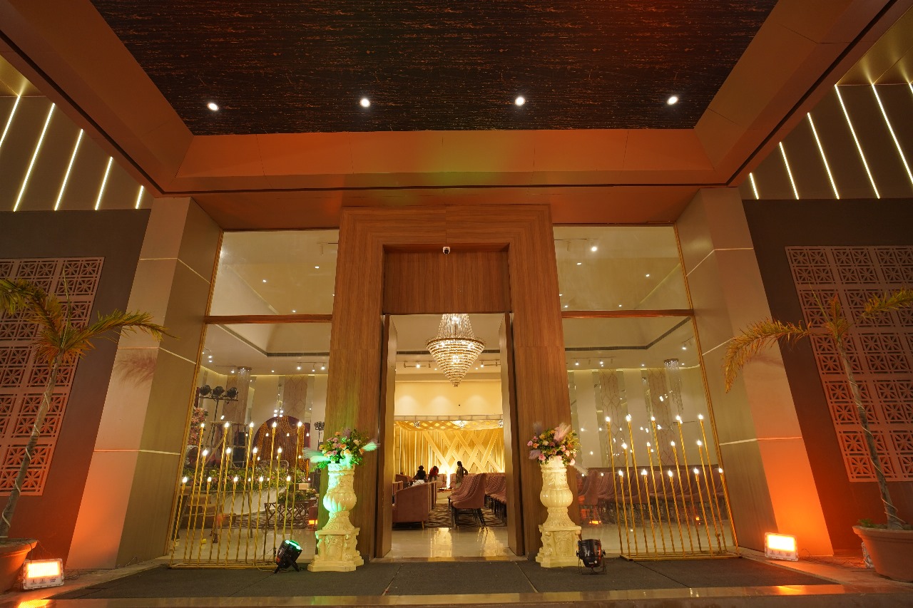 Castillo green, Varanasi — photo 7