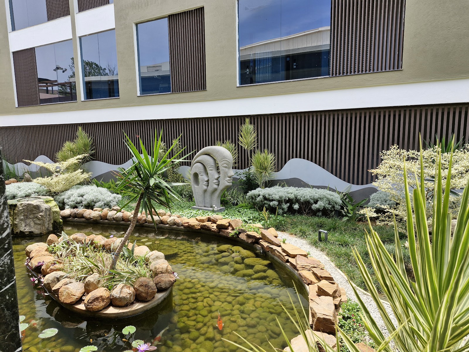 VRR Astoria Hotel & Convention Centre, Bengaluru — photo 7