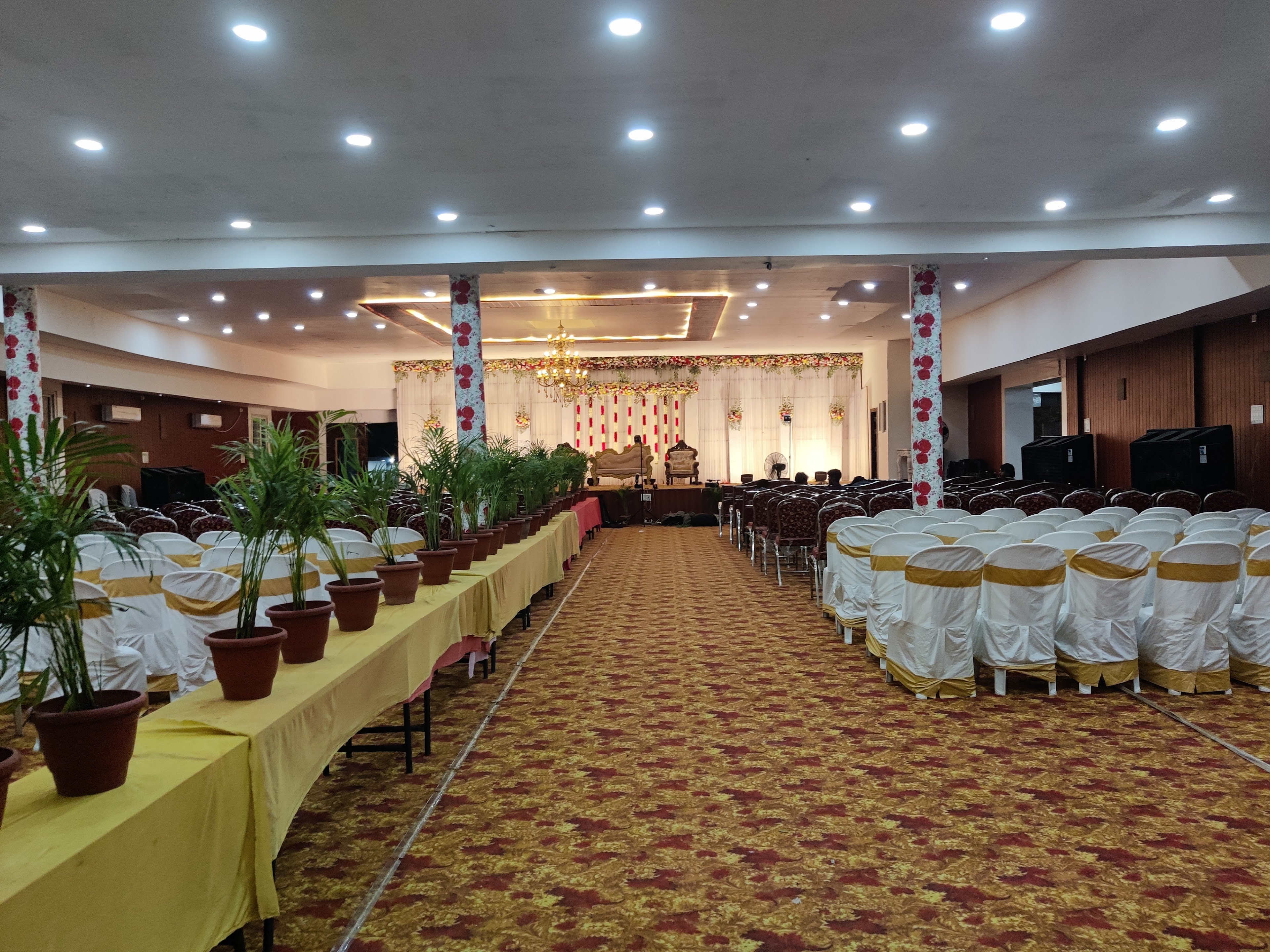 KING'S PALACE GRAND CONVENTION, Kurnool — photo 1