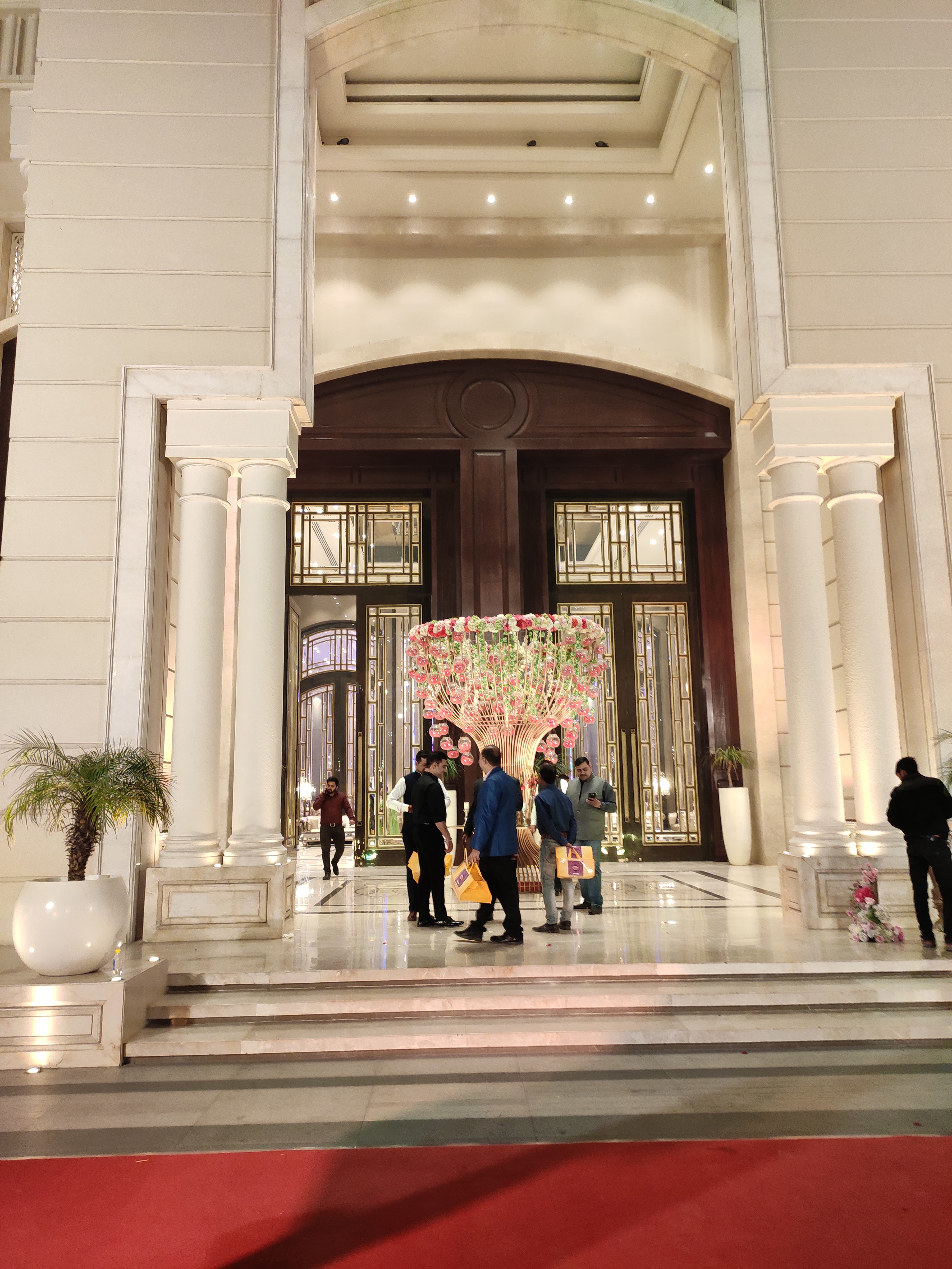 Red Carpet Grand, Ghaziabad — photo 9