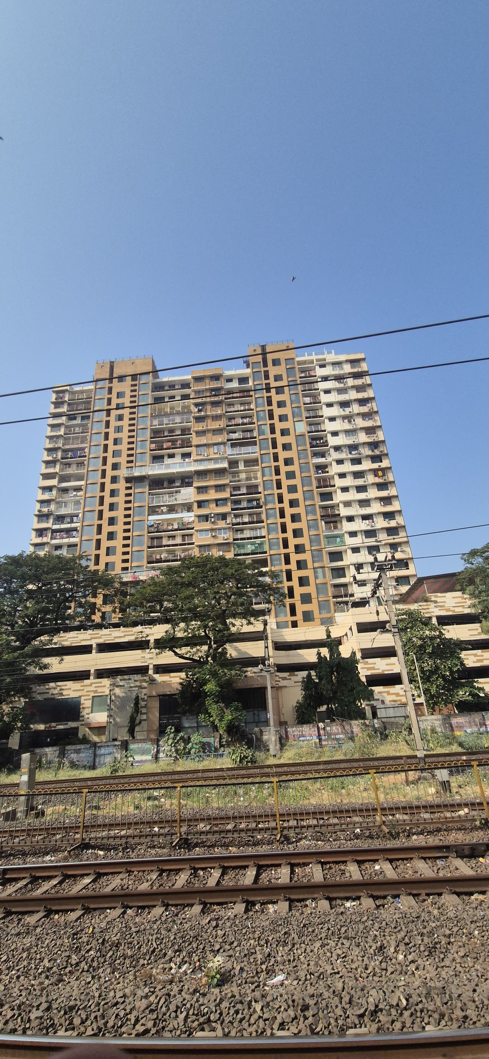 Earth Terrace Banquet, Mumbai — photo 4