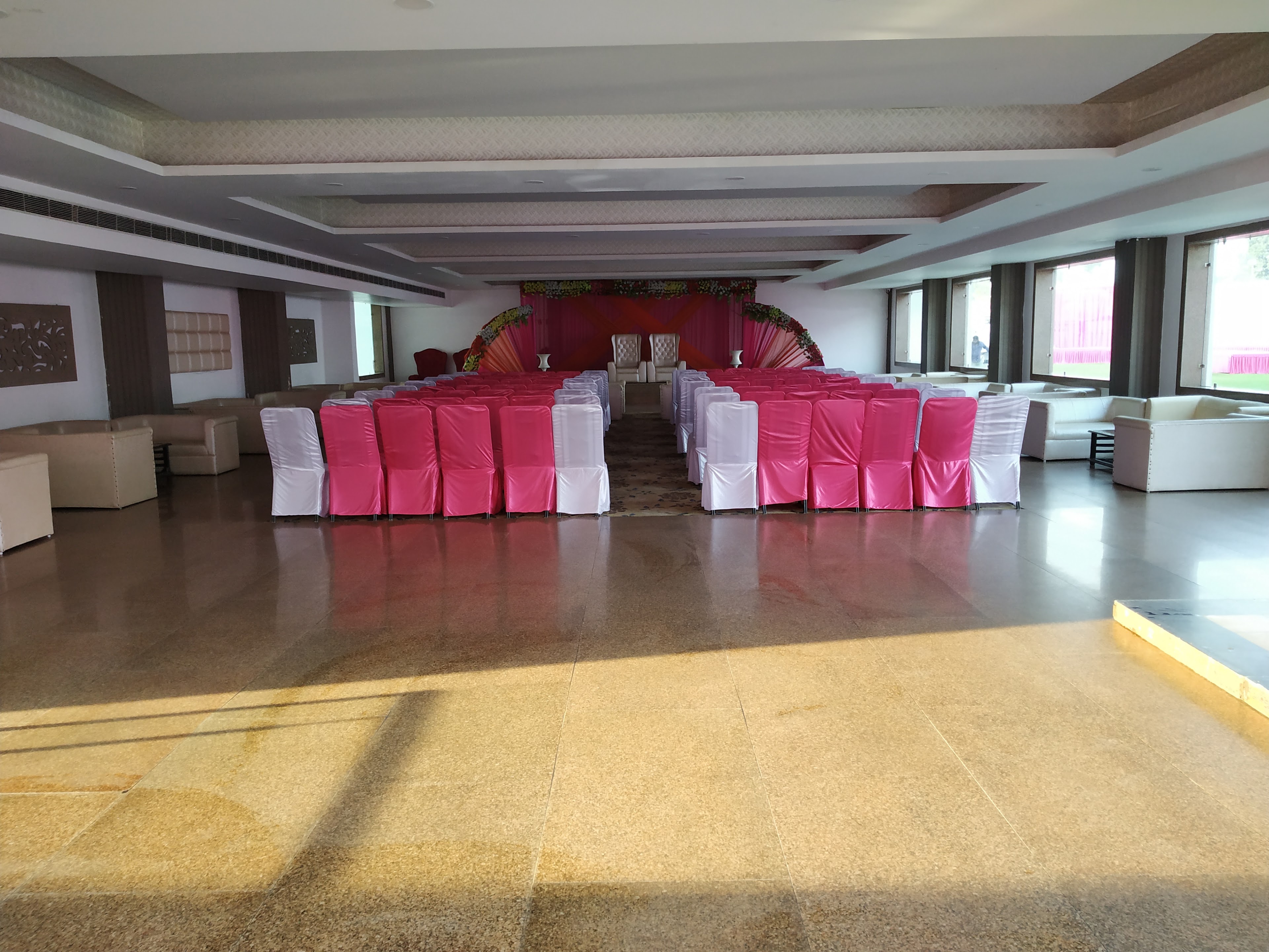 Royal Estate Banquets, Jammu — photo 10