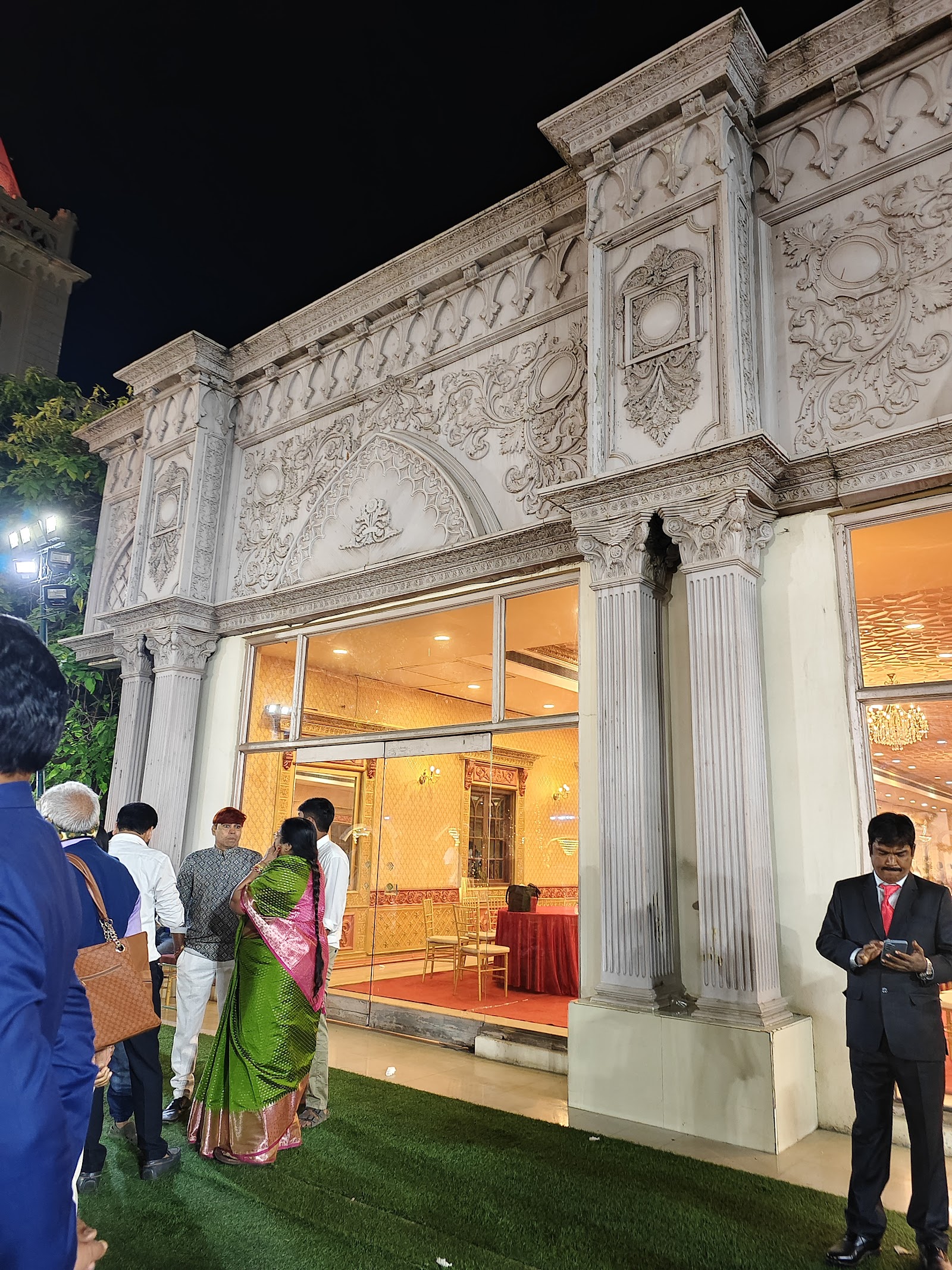 Le Palais Royal and Crown Villa Gardens, Hyderabad — photo 3