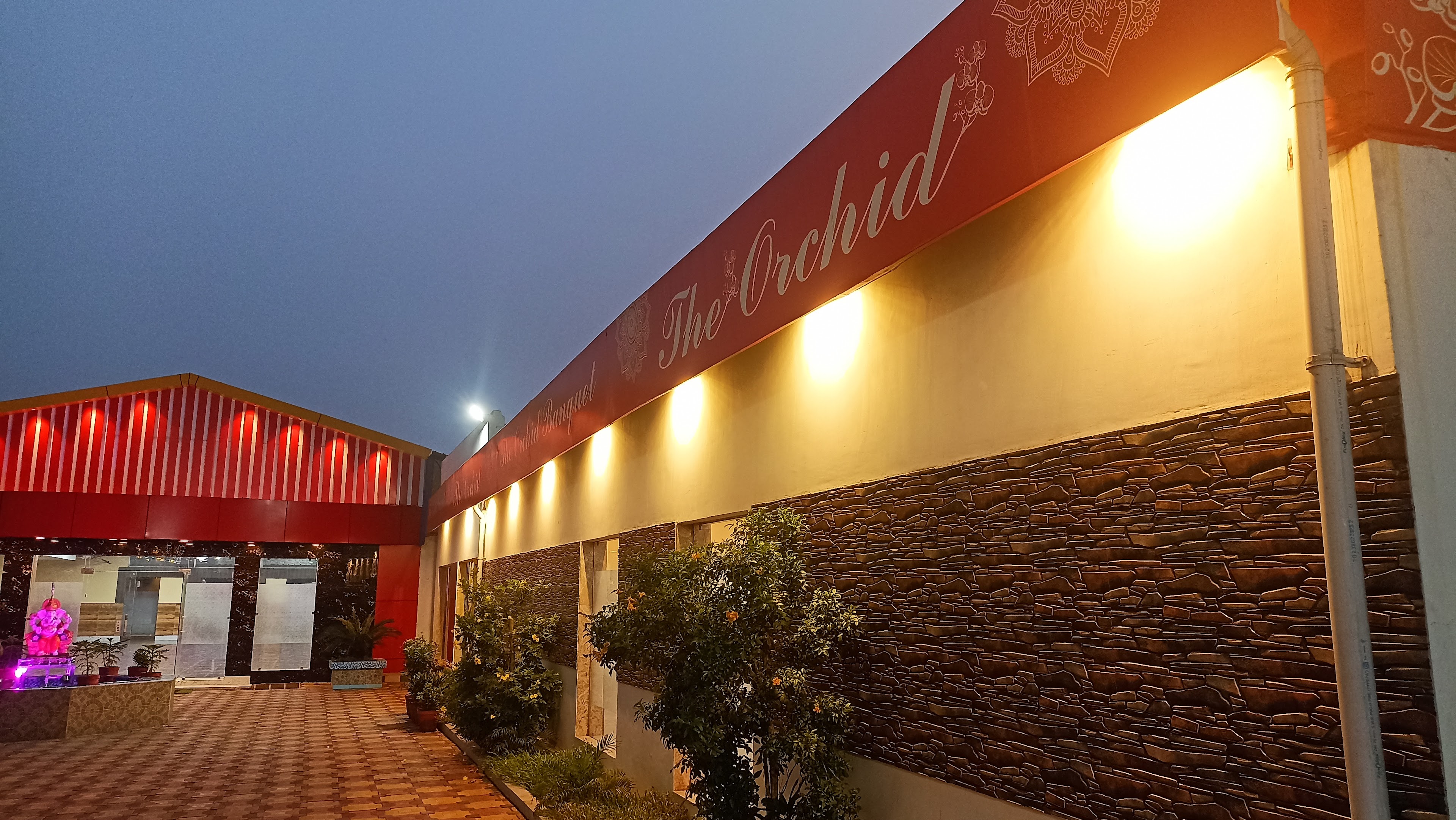 The Orchid Banquet, Durgapur — photo 3