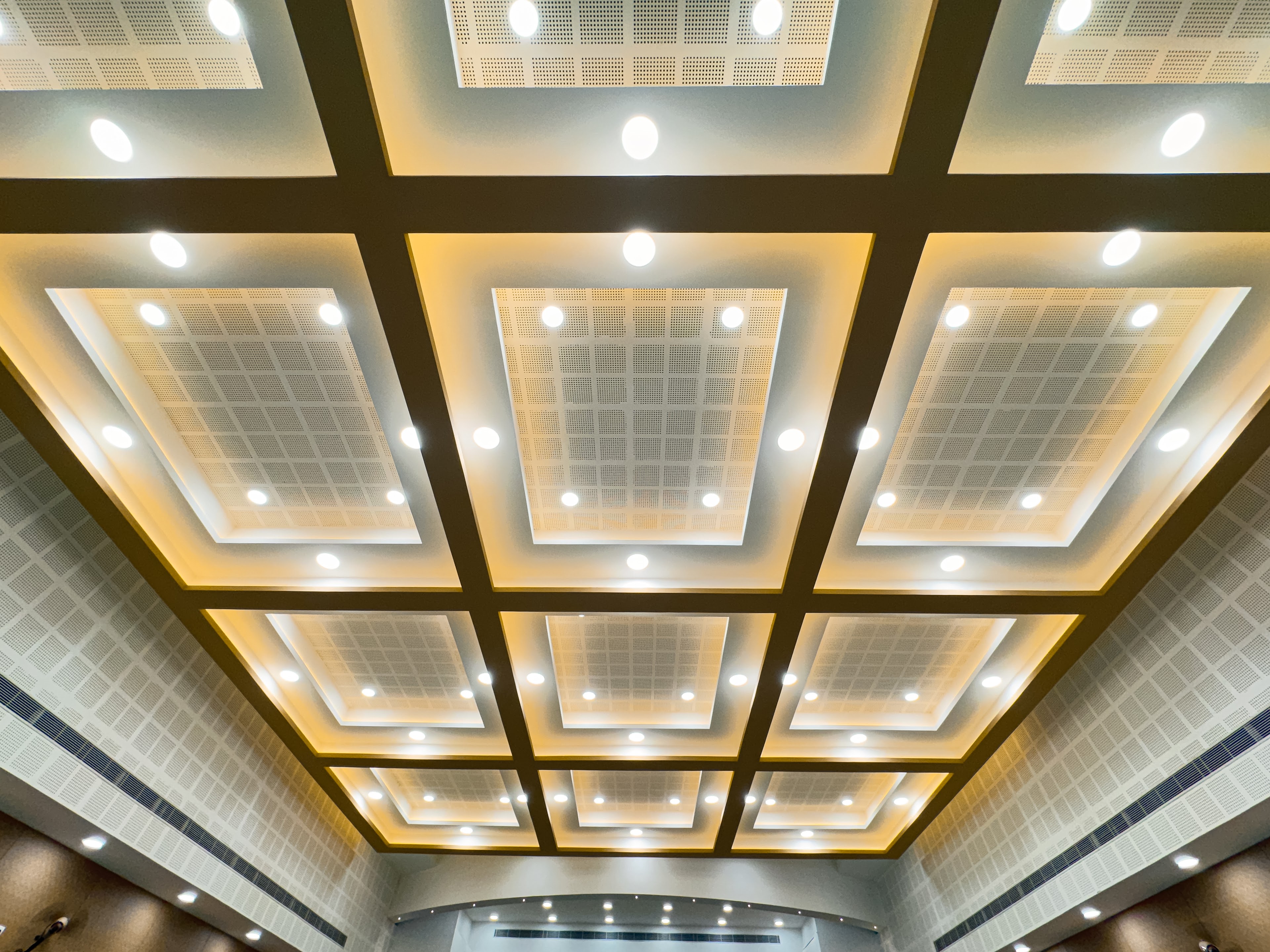 THE GEORGE,AC Banquet Hall/Auditorium, Kochi — photo 6