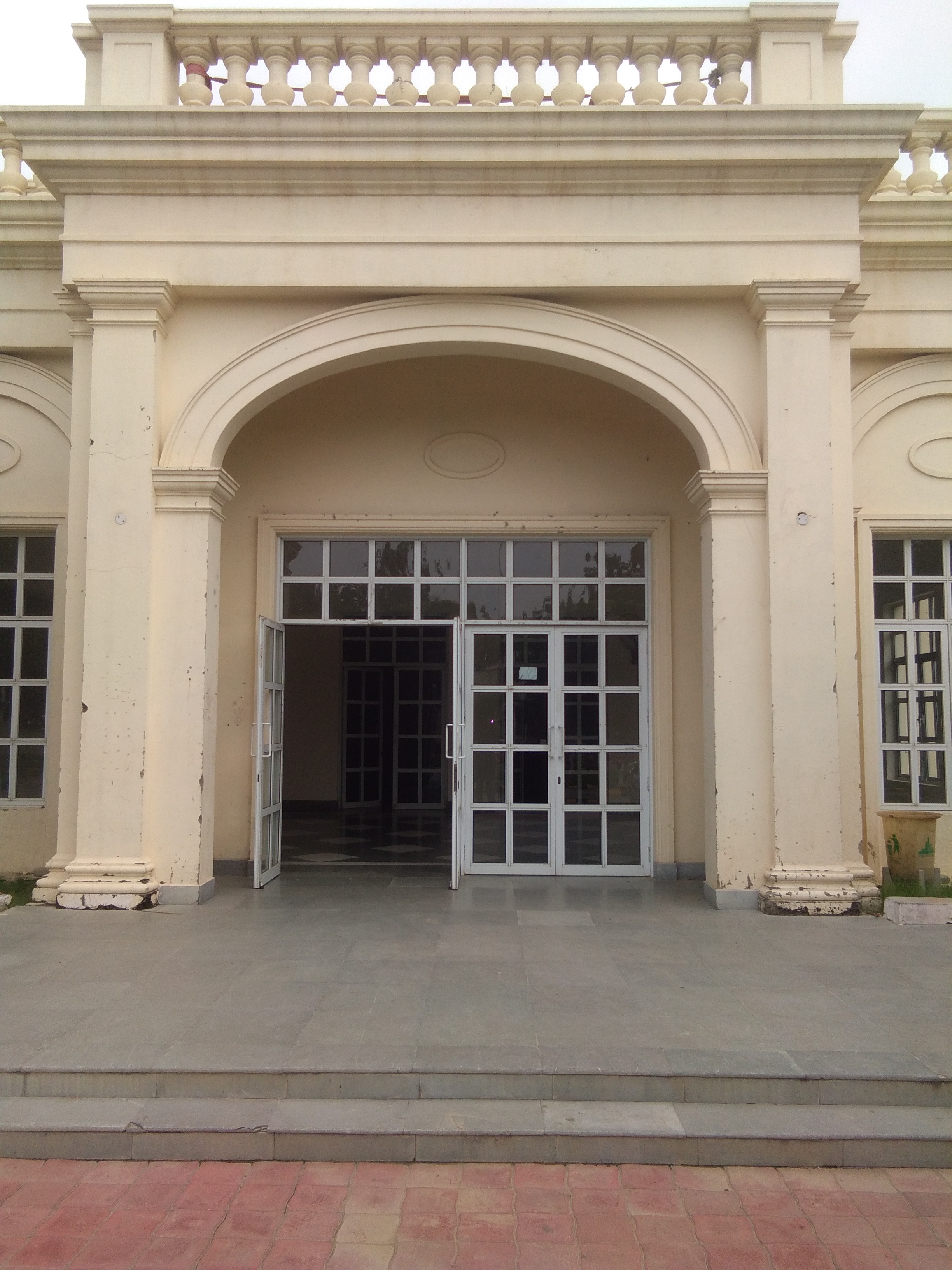 Community Centre DLF Phase III, Gurgaon — photo 5