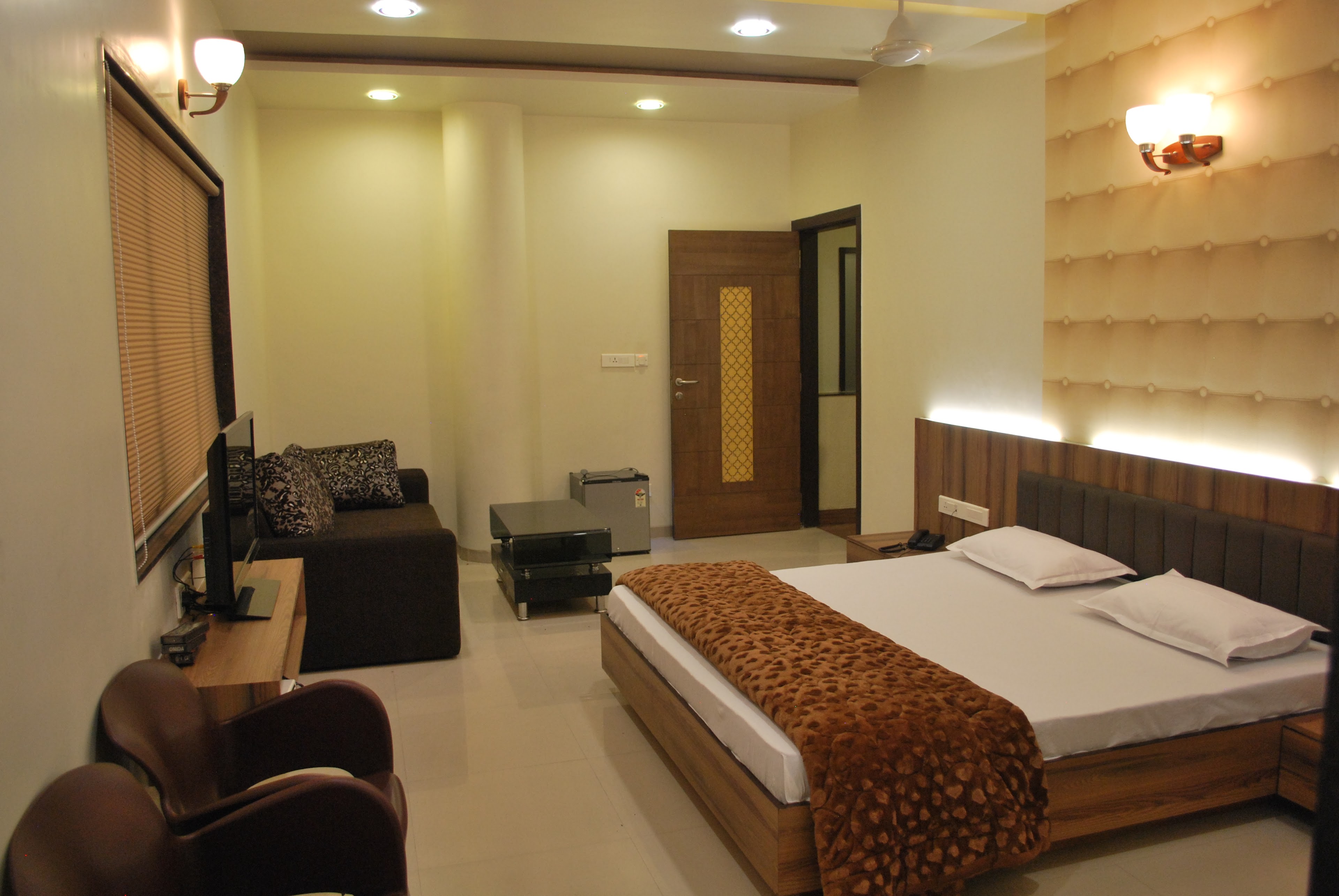 Hotel Vijya Laxmi - Rooms & Banquet Hall, Surat — photo 3