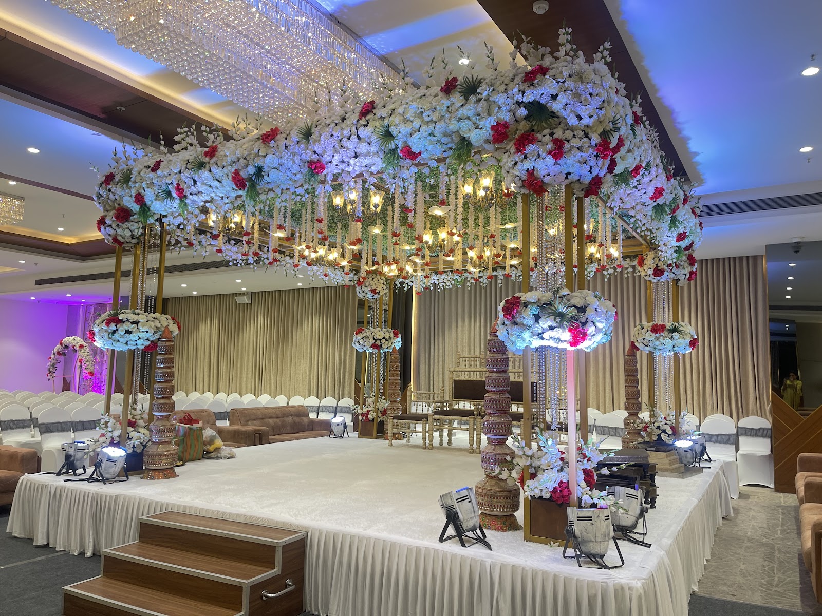 Nirala Crystal Banquet, Mumbai — photo 1