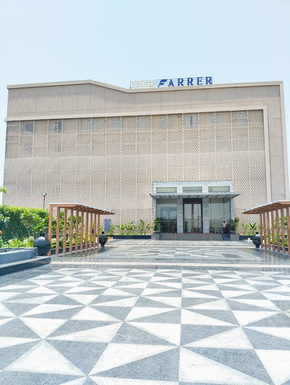 One Farrer Hotel and Resort, Meerut — photo 1