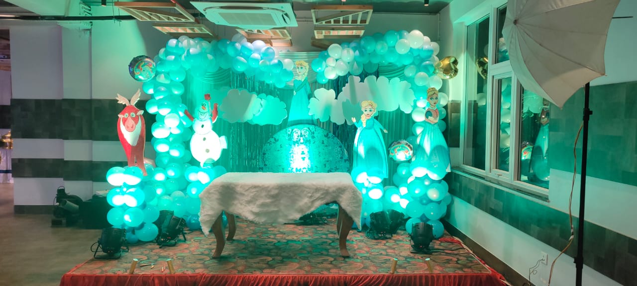 Mayas The Lounge, Howrah — photo 2