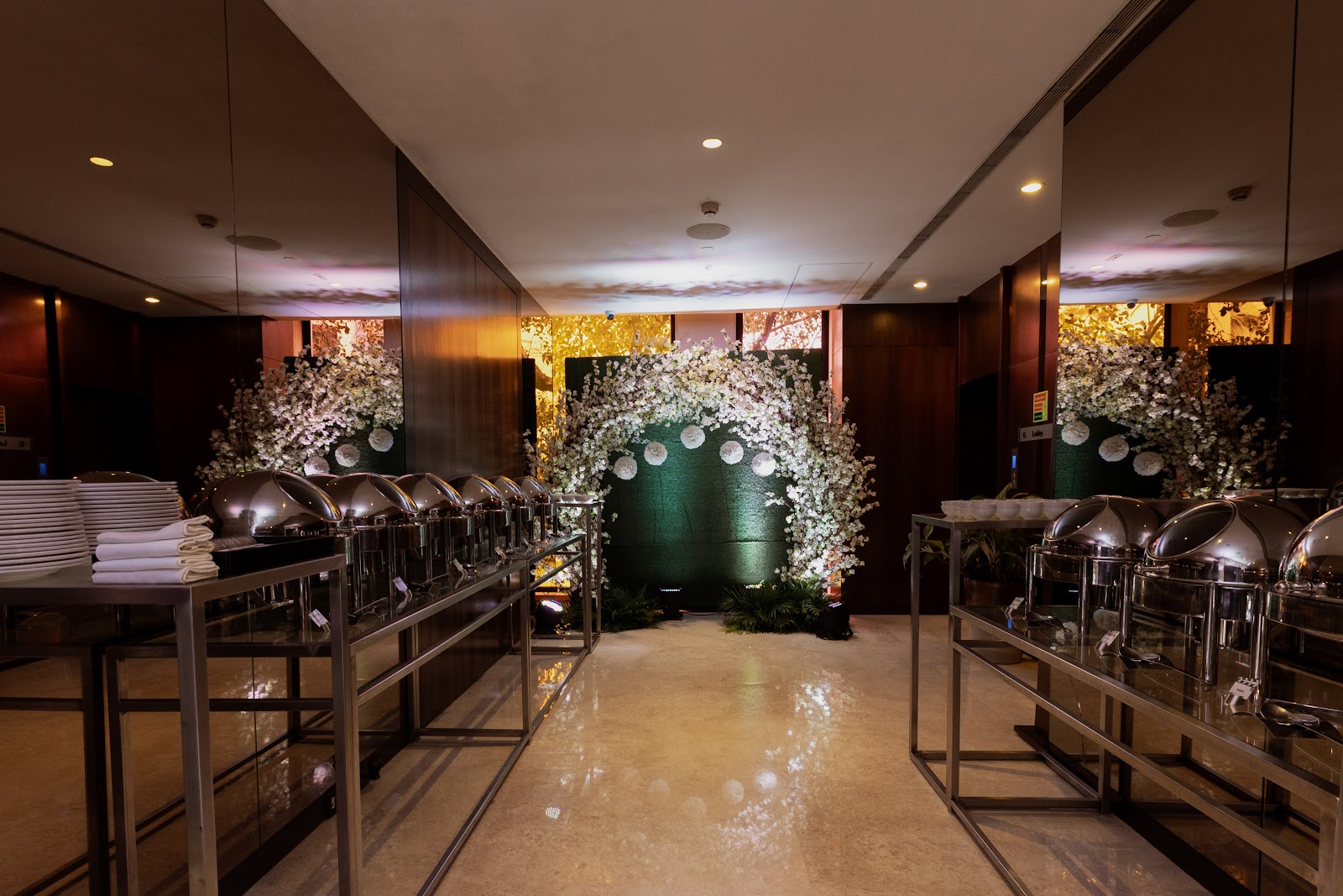 Saffron Banquet - Hyatt Centric Juhu, Mumbai — photo 9