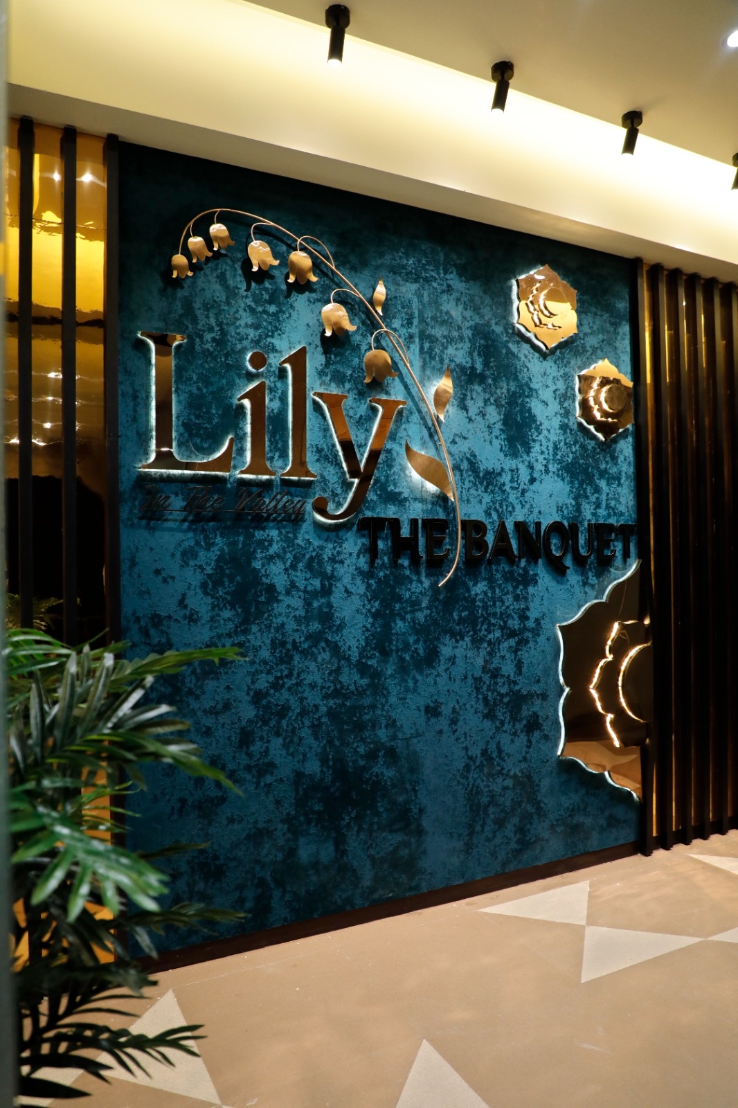 Lily the Banquet, Surat — photo 1