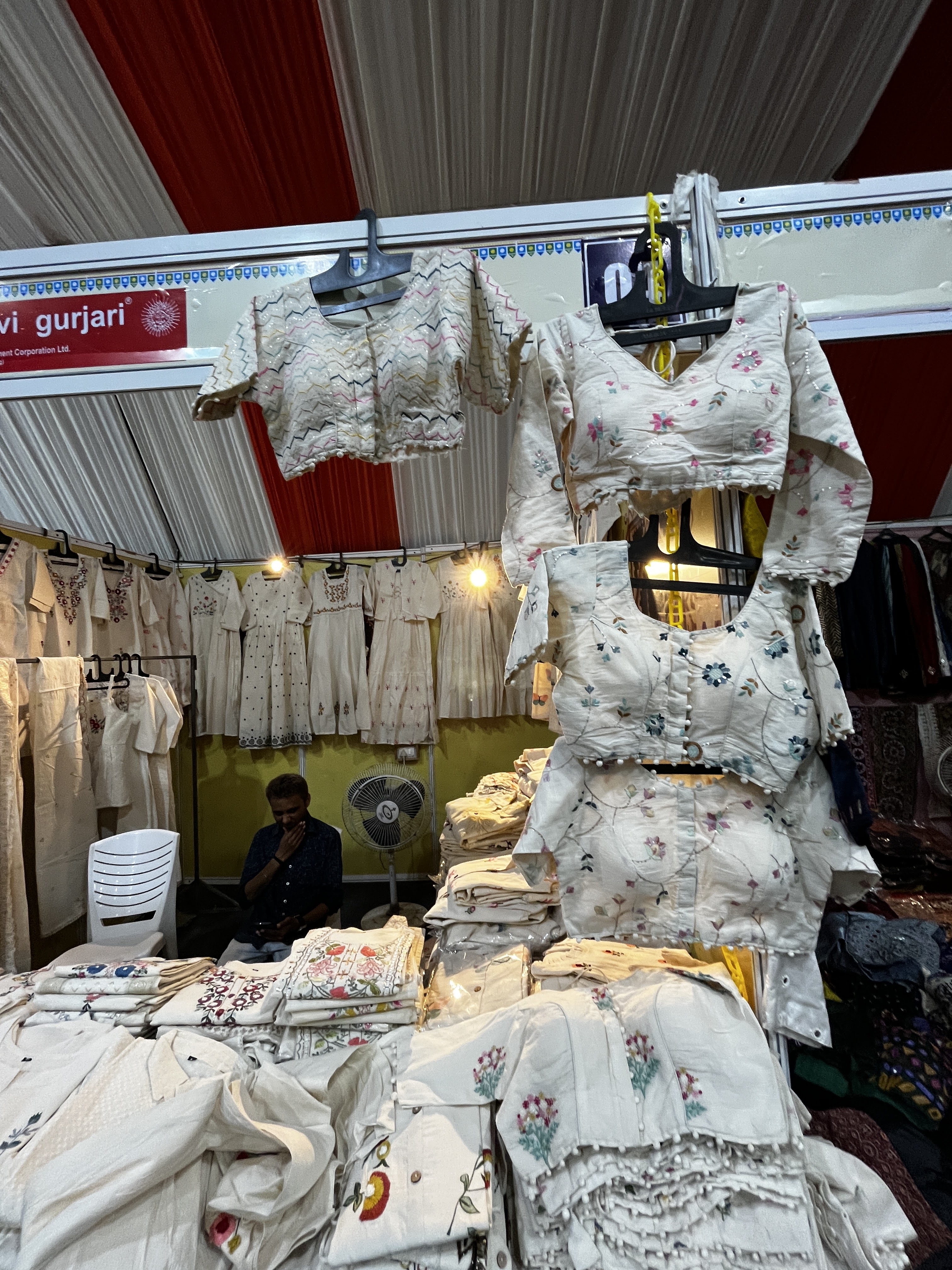 Jogani Nagar Party Plot, Surat — photo 9