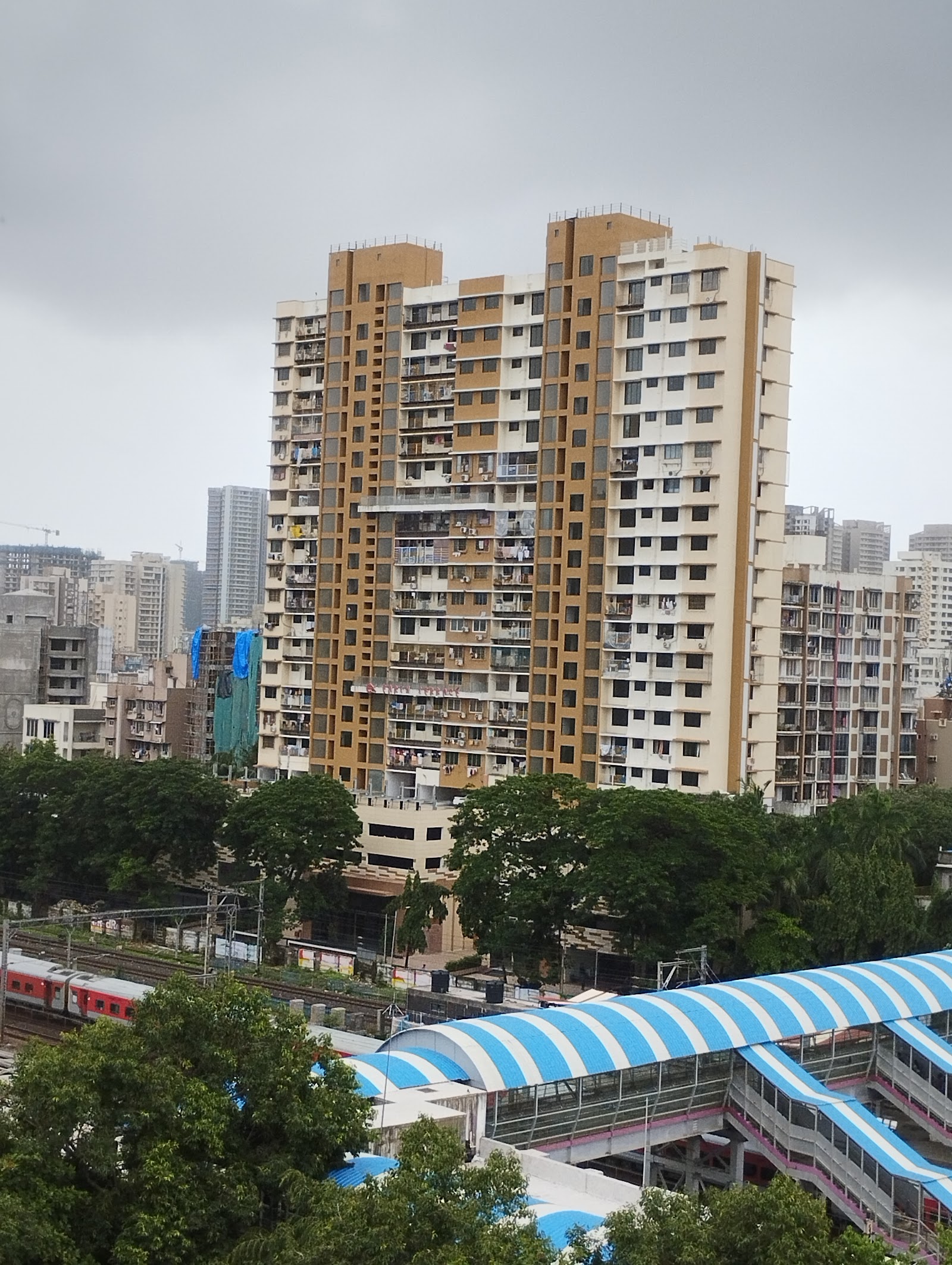 Earth Terrace Banquet, Mumbai — photo 3