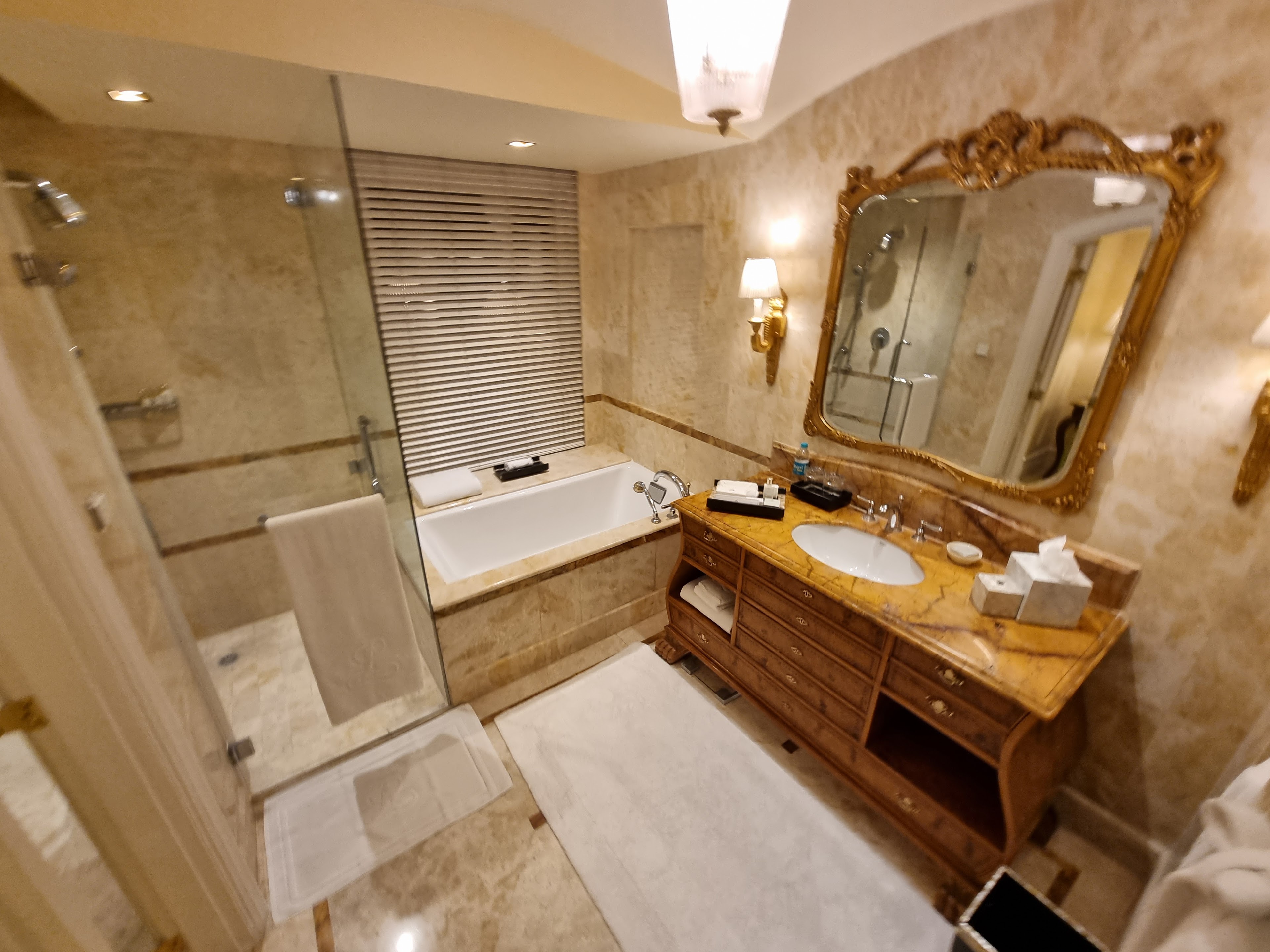 The Leela Palace Bengaluru - Garden City's Only Modern Palace Hotel, Bengaluru — photo 4