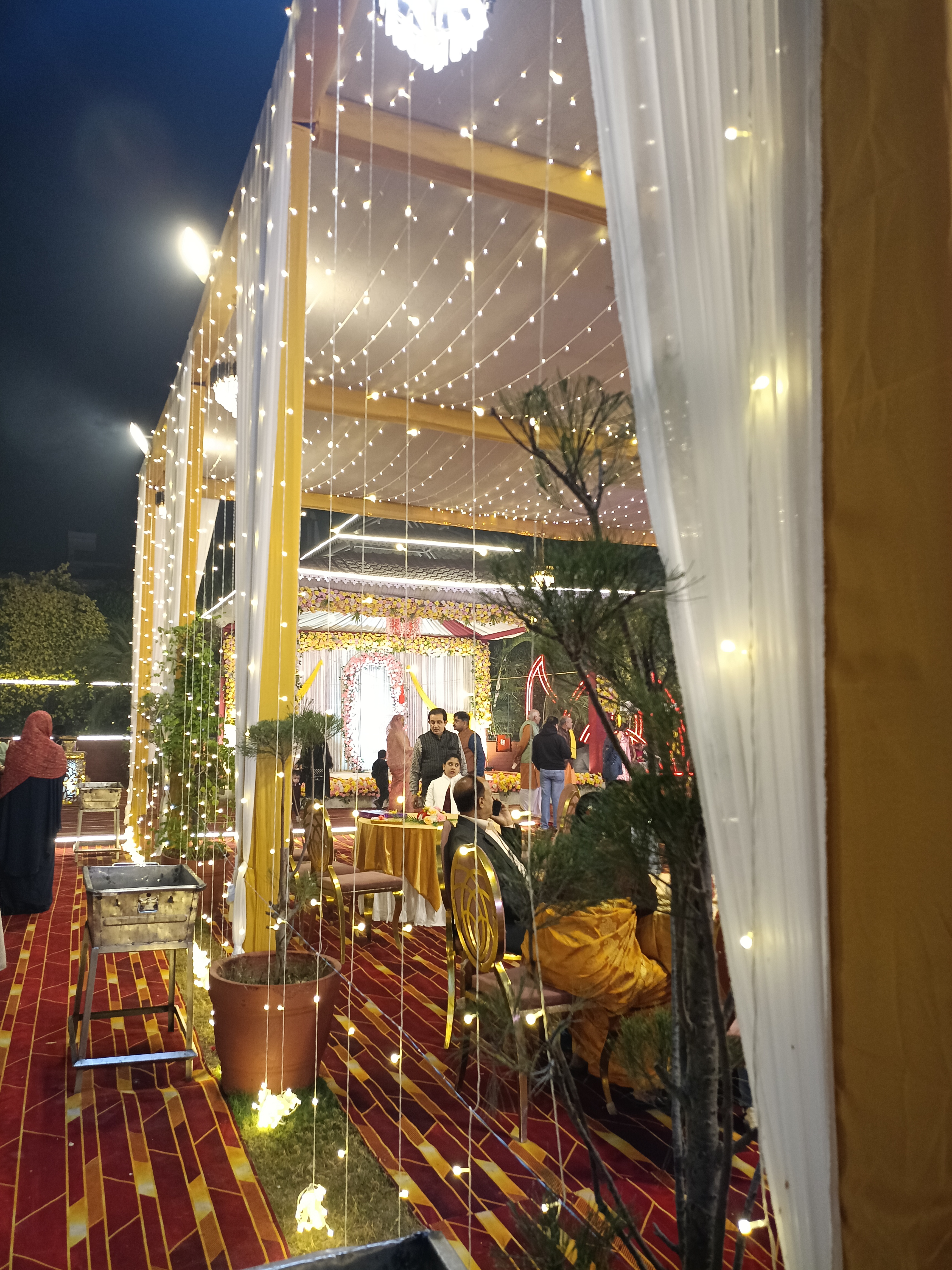 The Four Seasons : Party Lawn, Prayagraj — photo 4