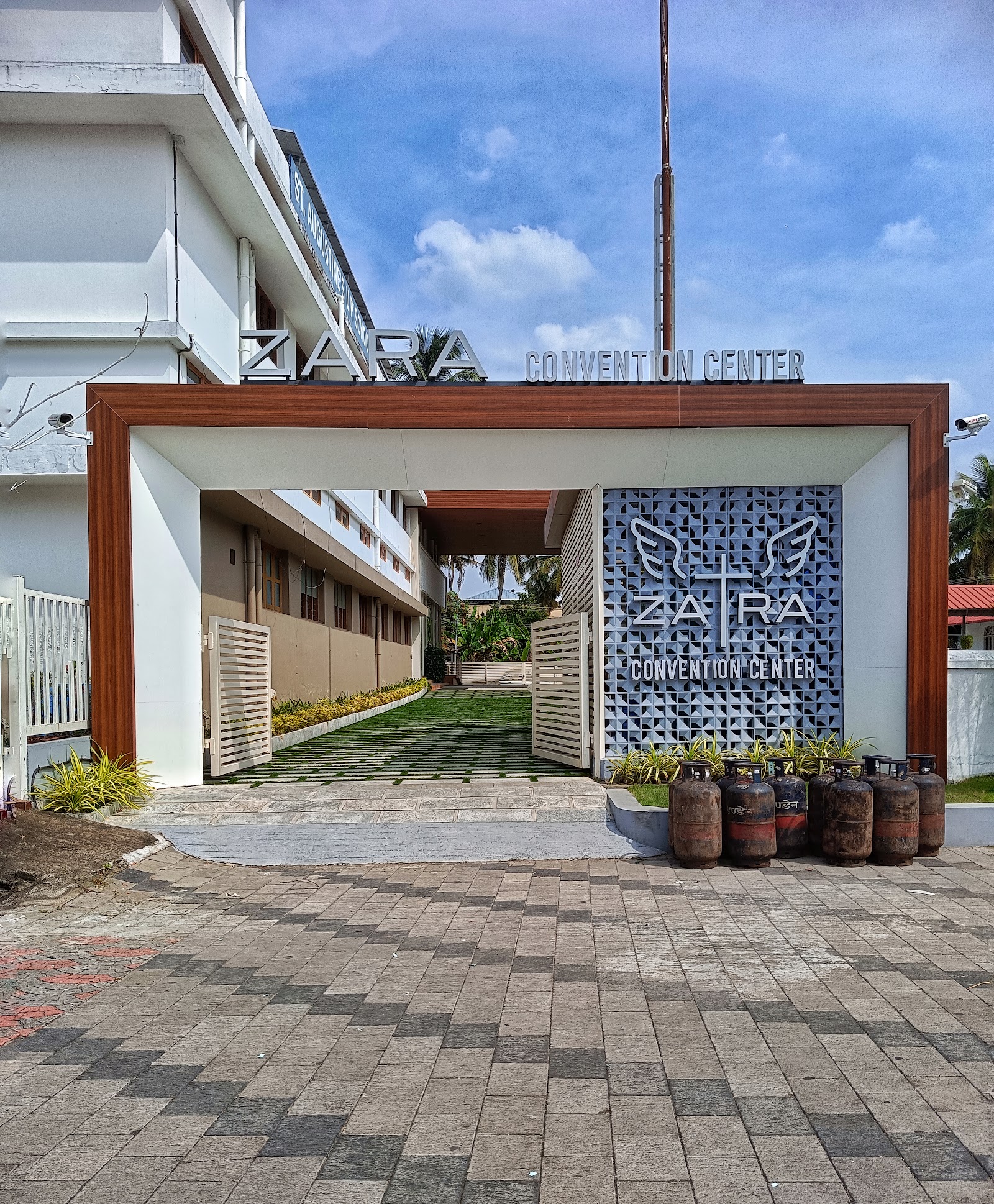 Zara Convention Center, Thykoodam, Kochi — photo 2