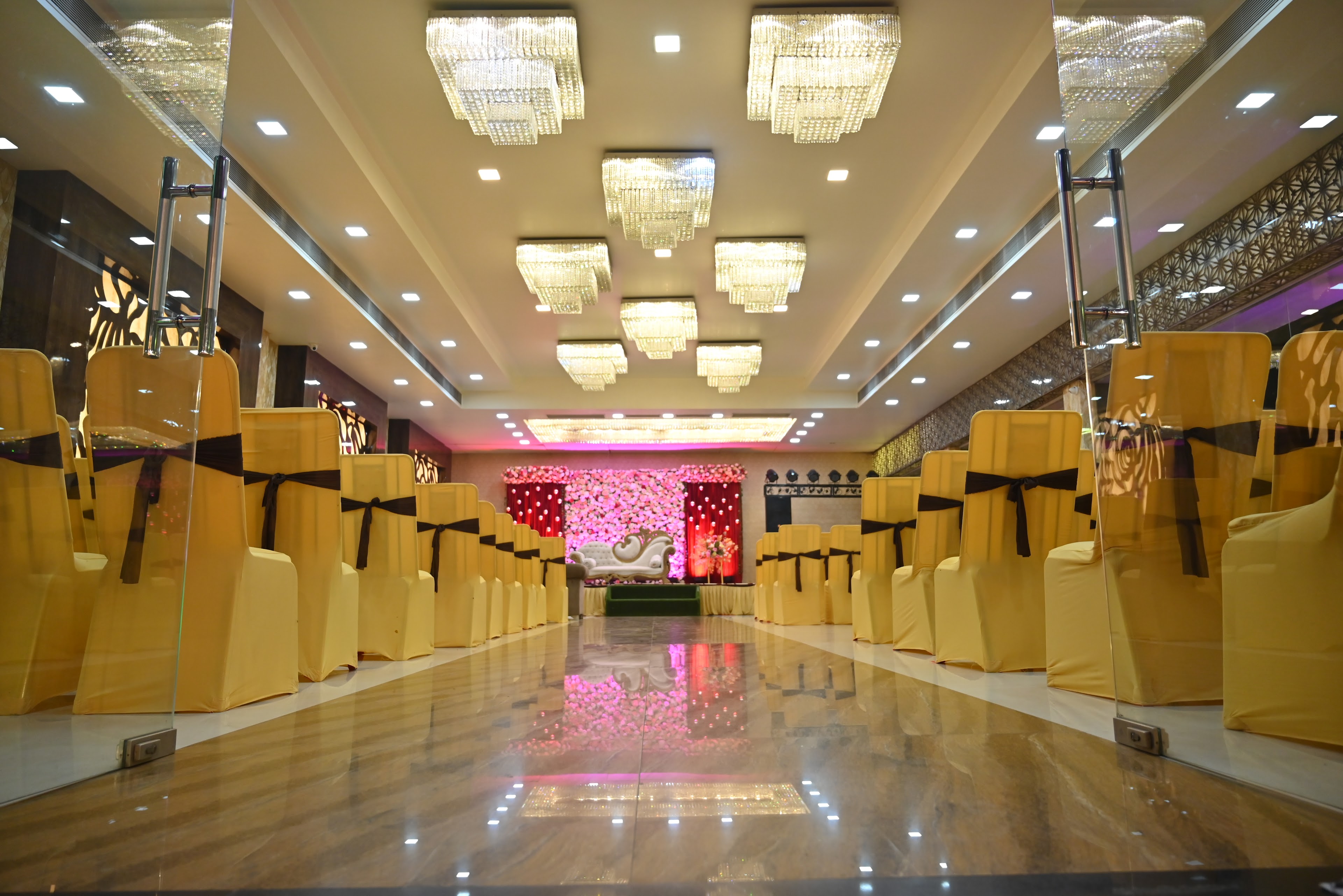 The Wedding Bell, Kanpur — photo 1