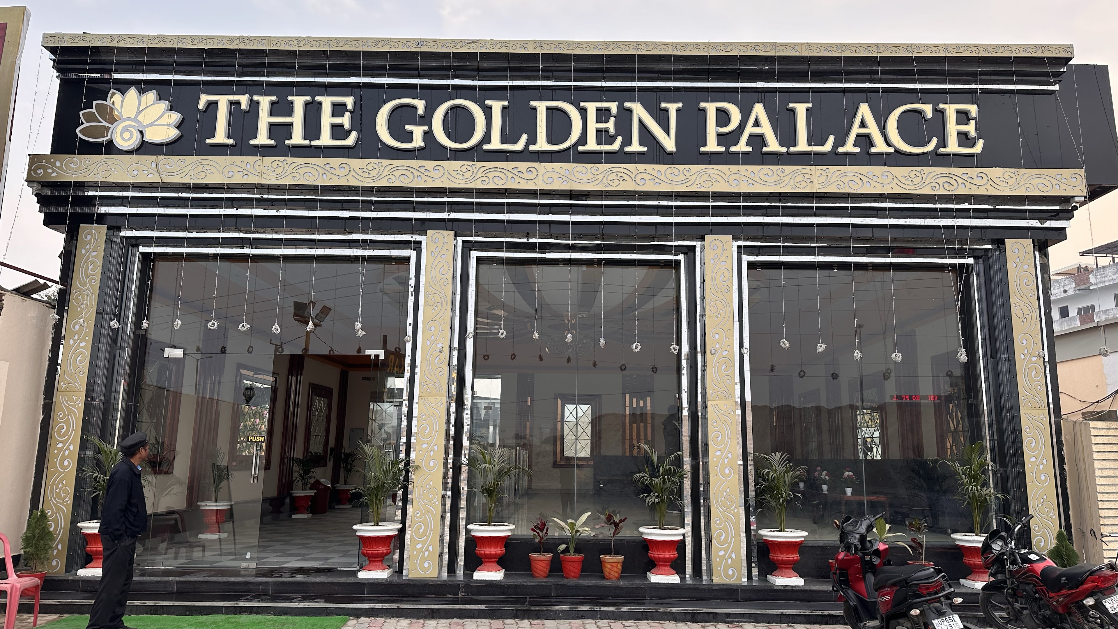 The Golden Palace Varanasi, Varanasi — photo 8