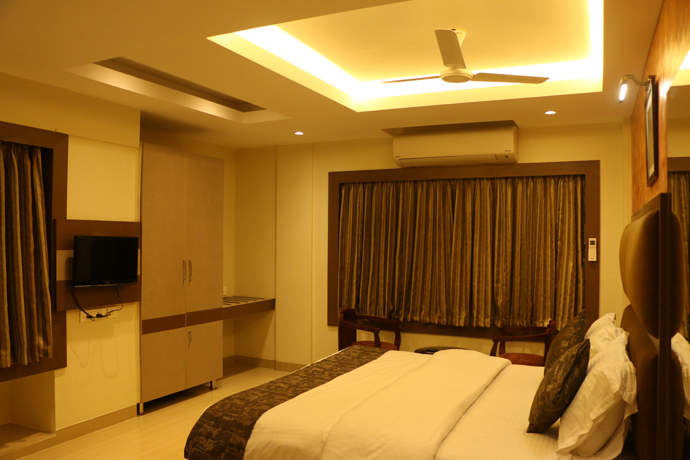 Hotel Paris Presidency, Thalassery — photo 3