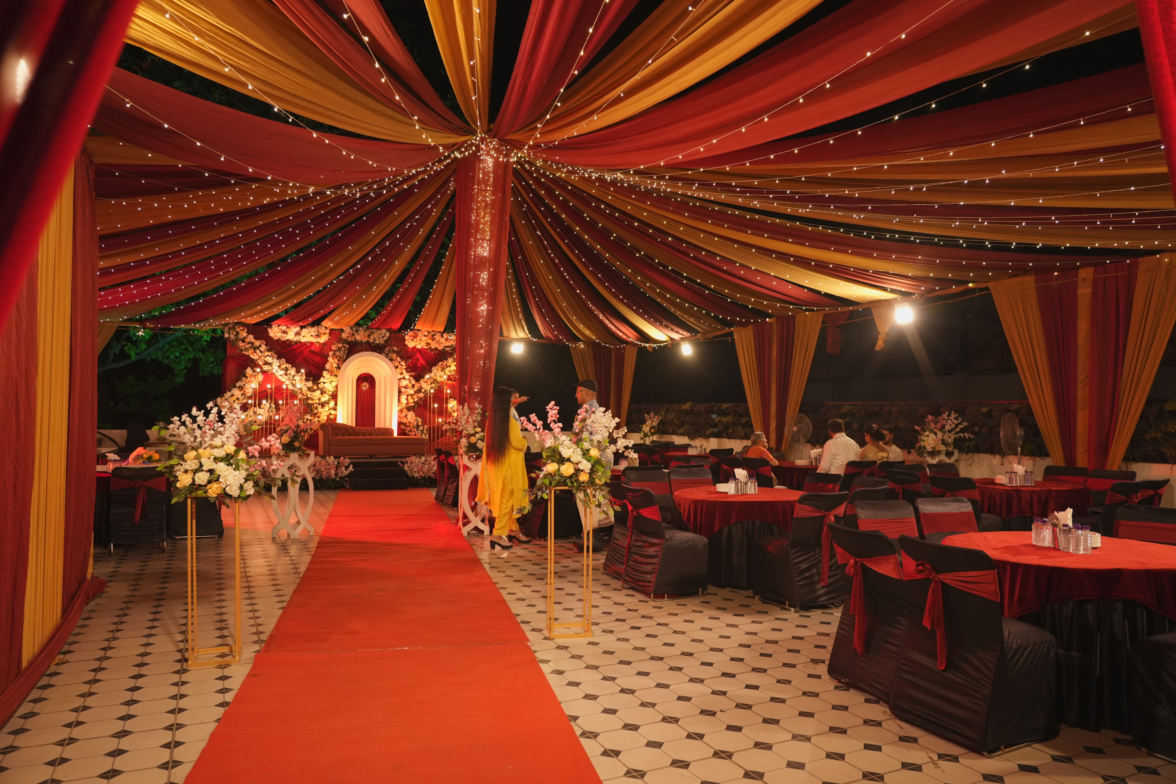 Mahé- A Boutique Banquet & Terrace, Dehradun — photo 6