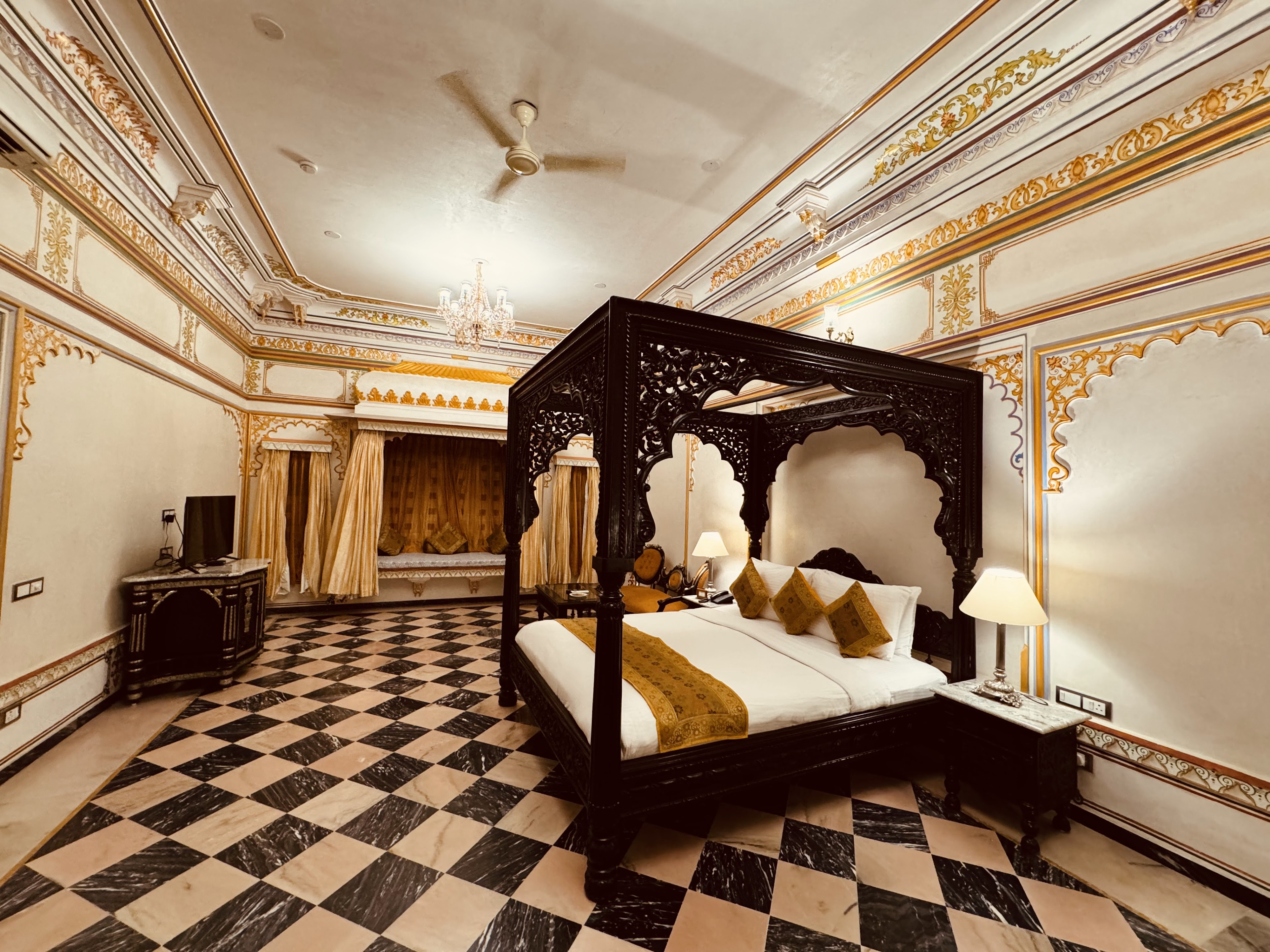 Chunda Palace, Udaipur — photo 2