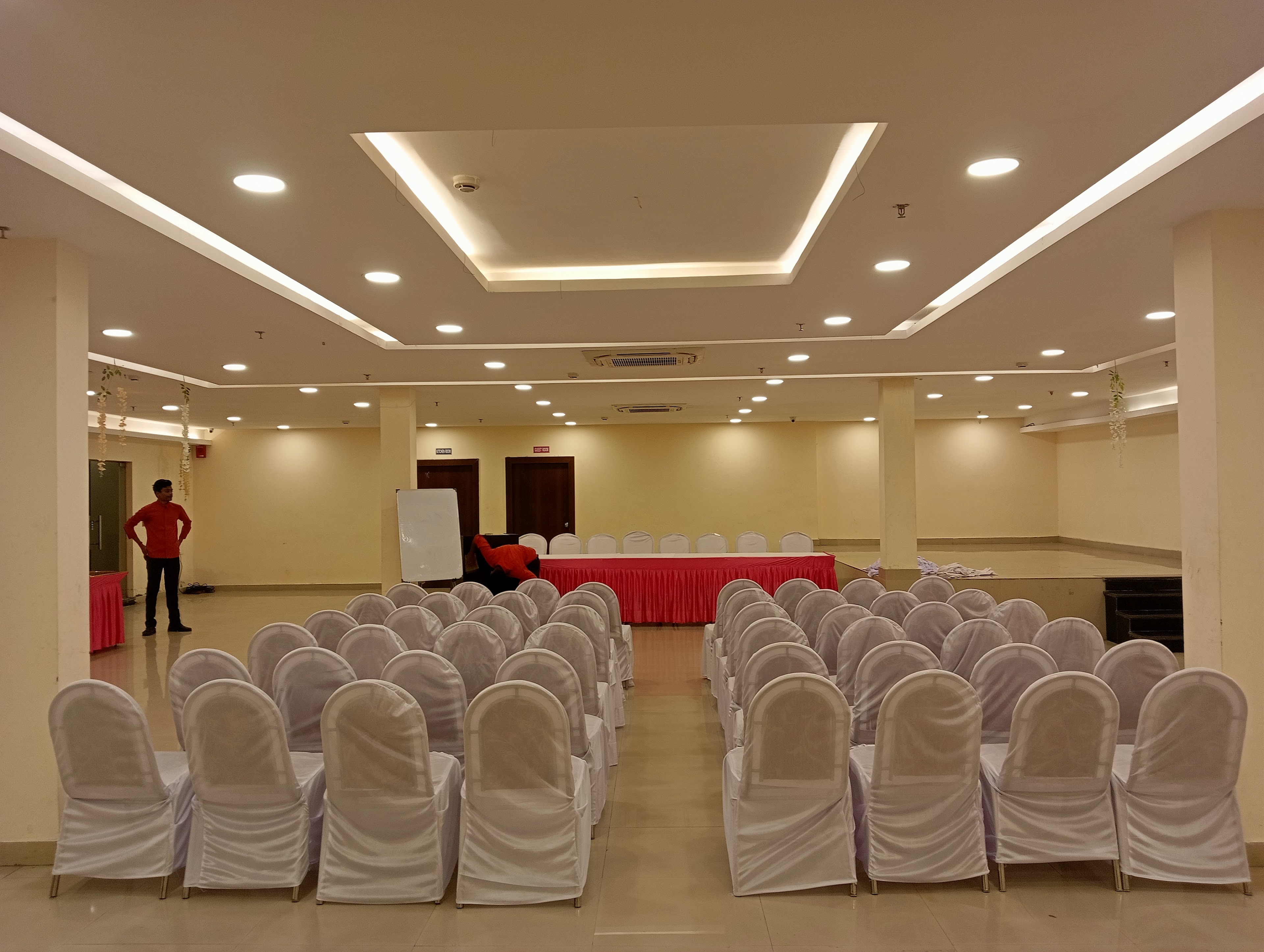 The Courtyard Banquet And Lawn, Howrah — photo 8