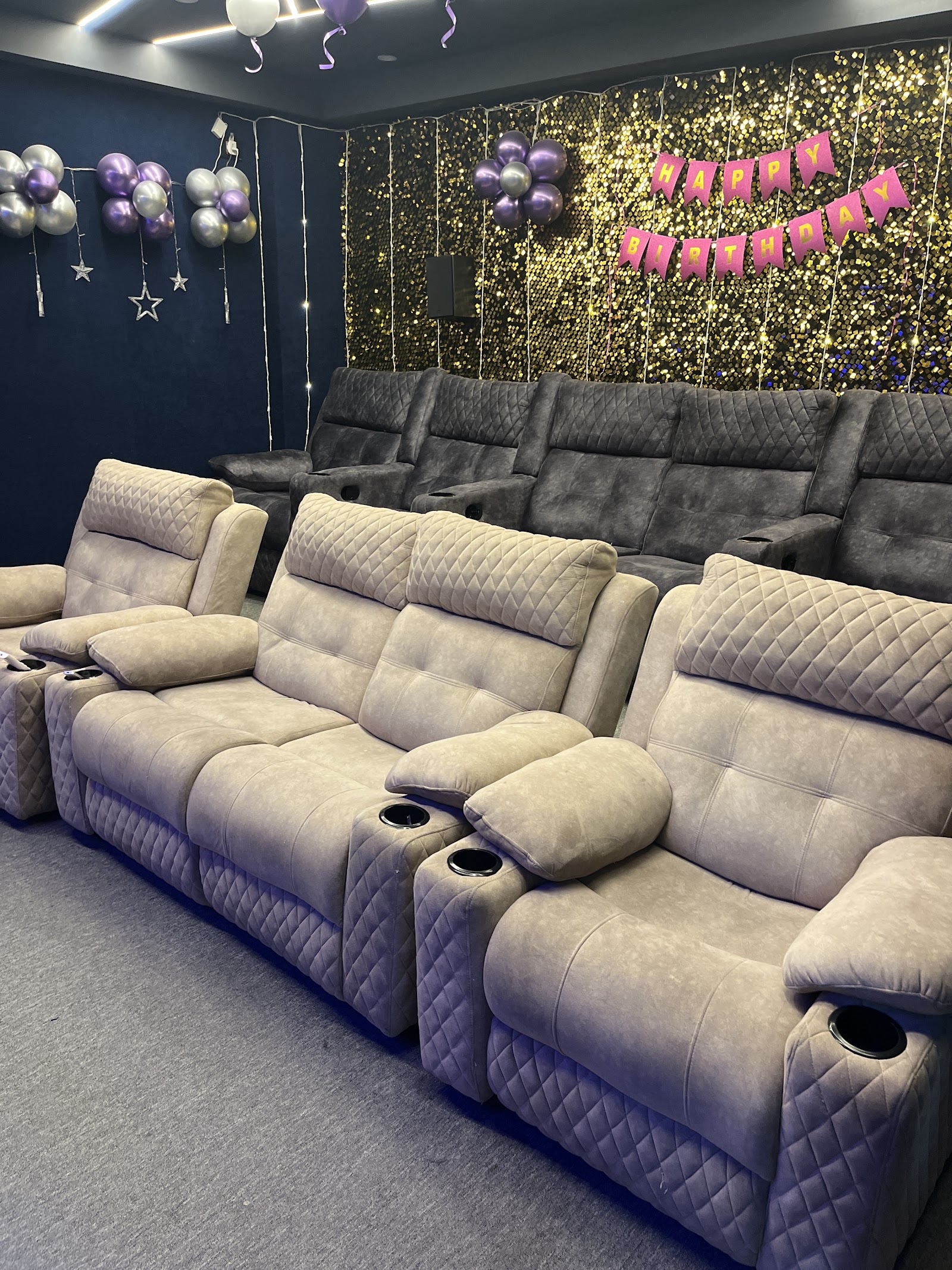 Binge 'n Bash - Private Theaters - Hitec City, Hyderabad — photo 8