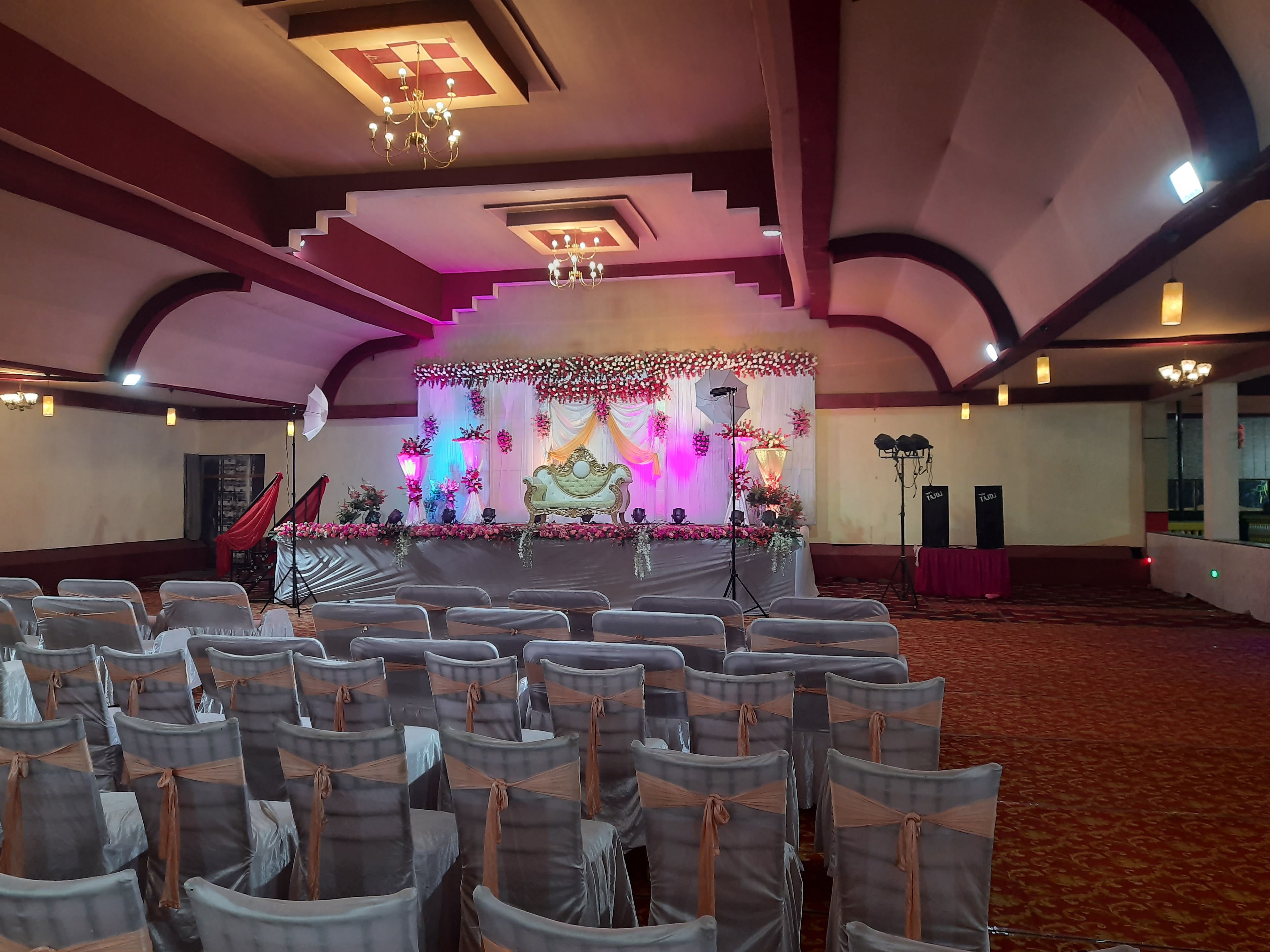 The Four Seasons : Party Lawn, Prayagraj — photo 3