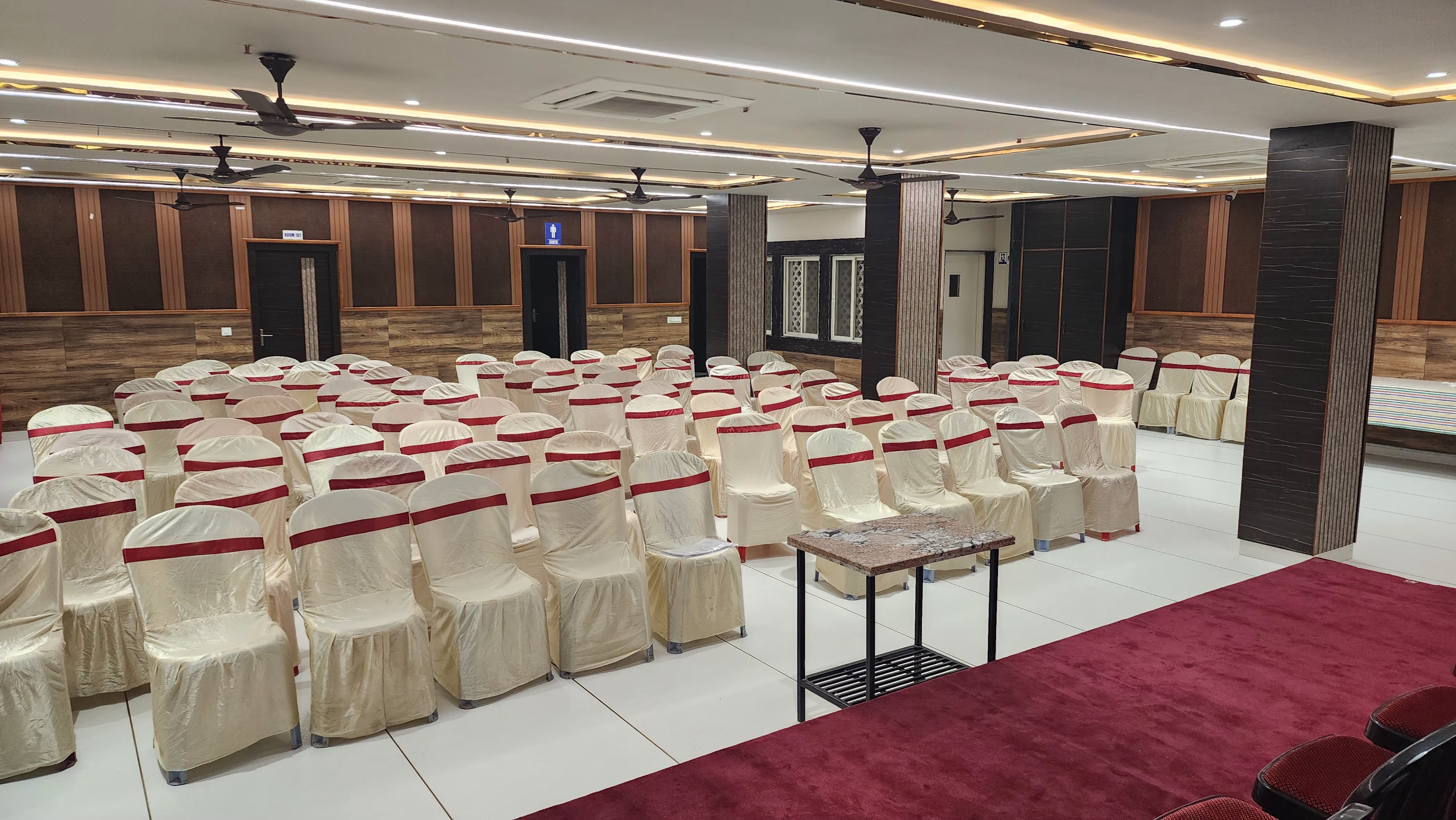ROYAL HERITAGE INN (1), Siliguri — photo 4
