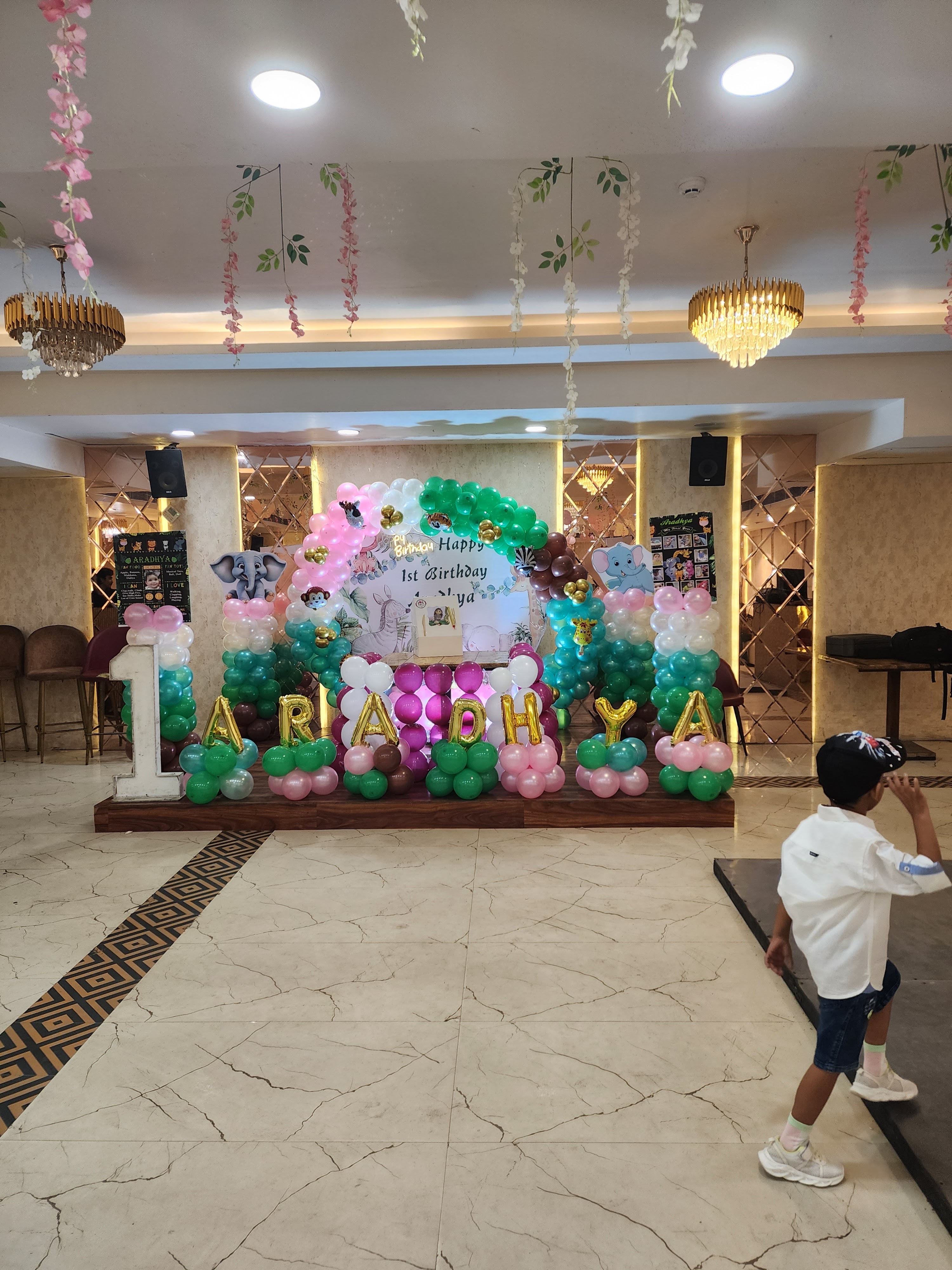 CB Crown Banquet, Noida — photo 6