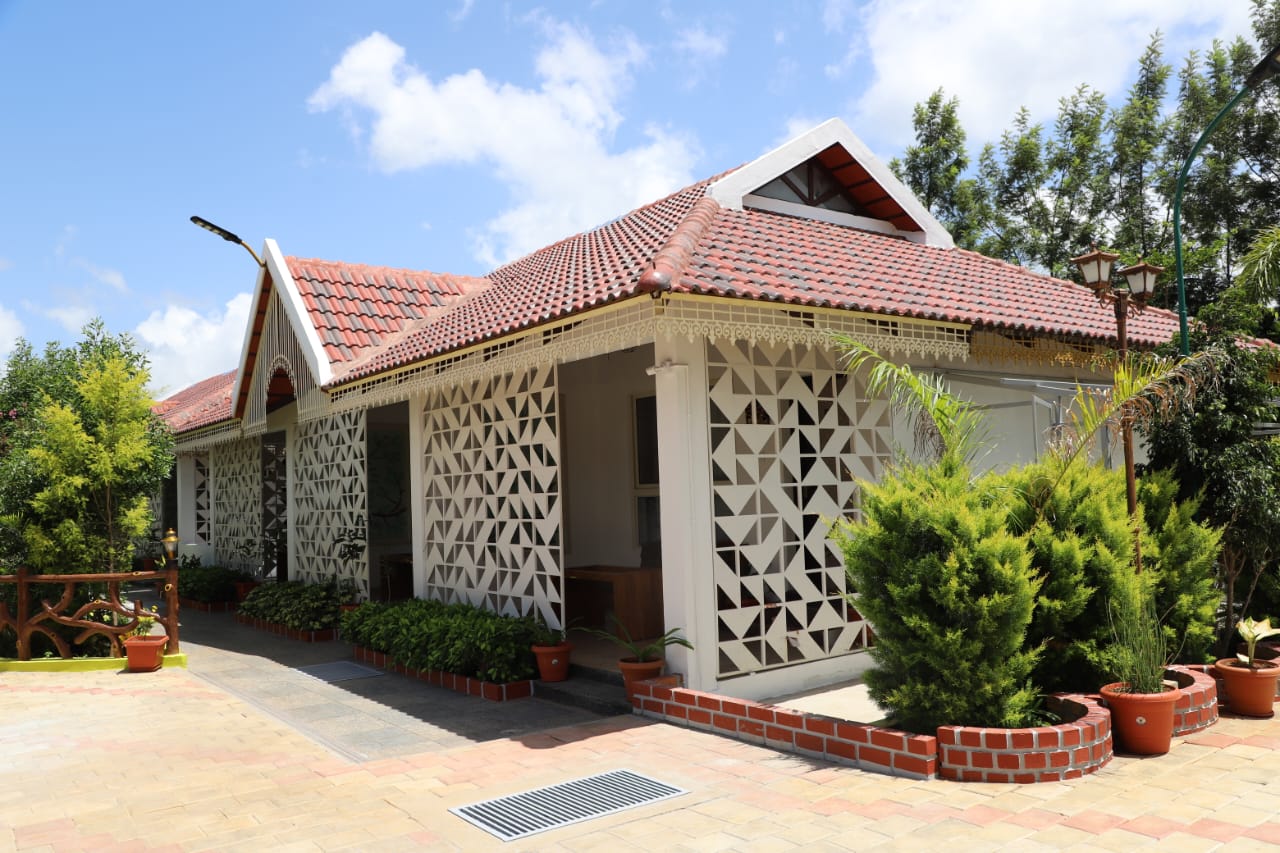 Binary Exotica Luxury Hotels & Resorts, Allampura — photo 1