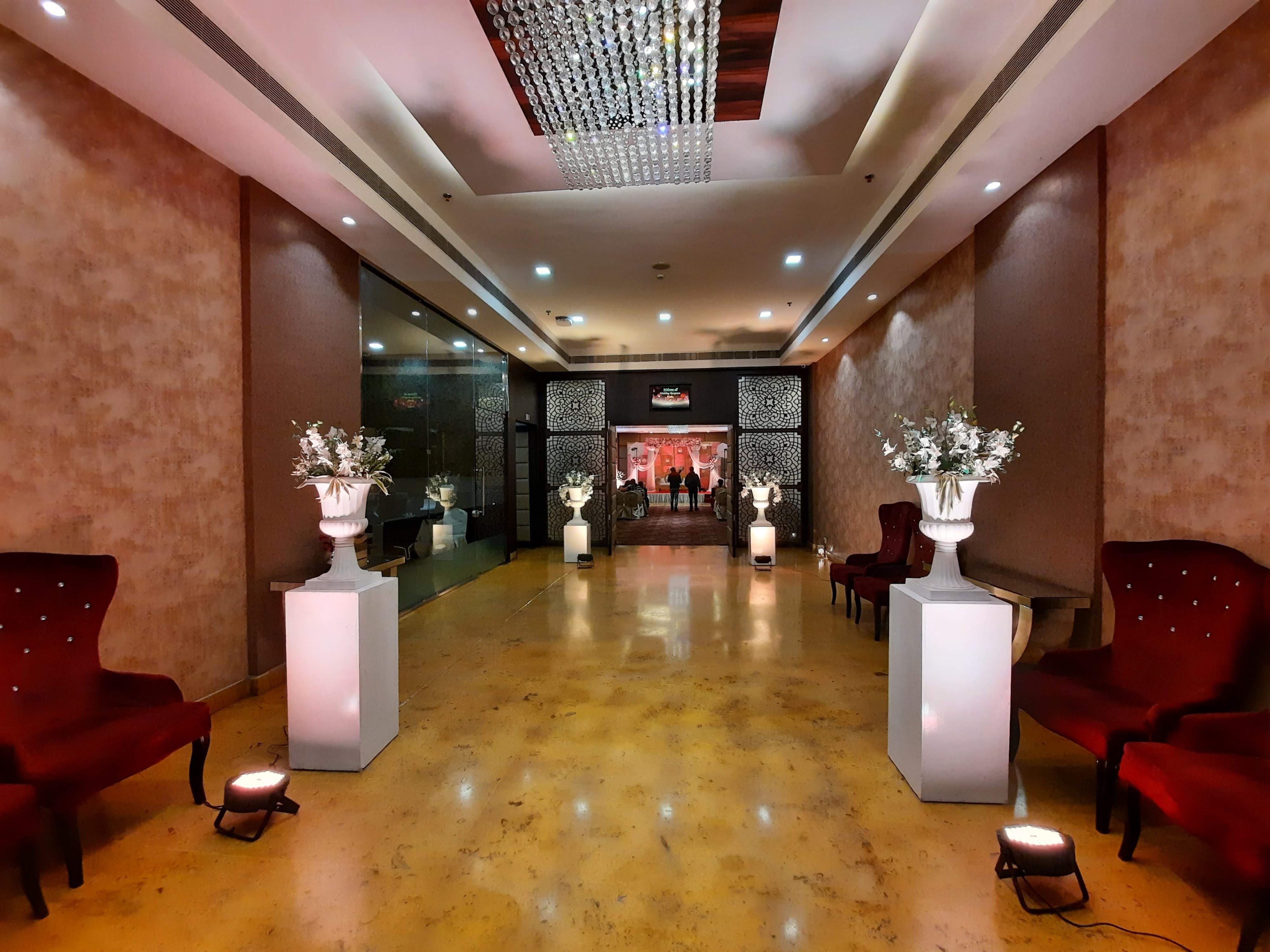 The Golden Iris, Jamshedpur — photo 4