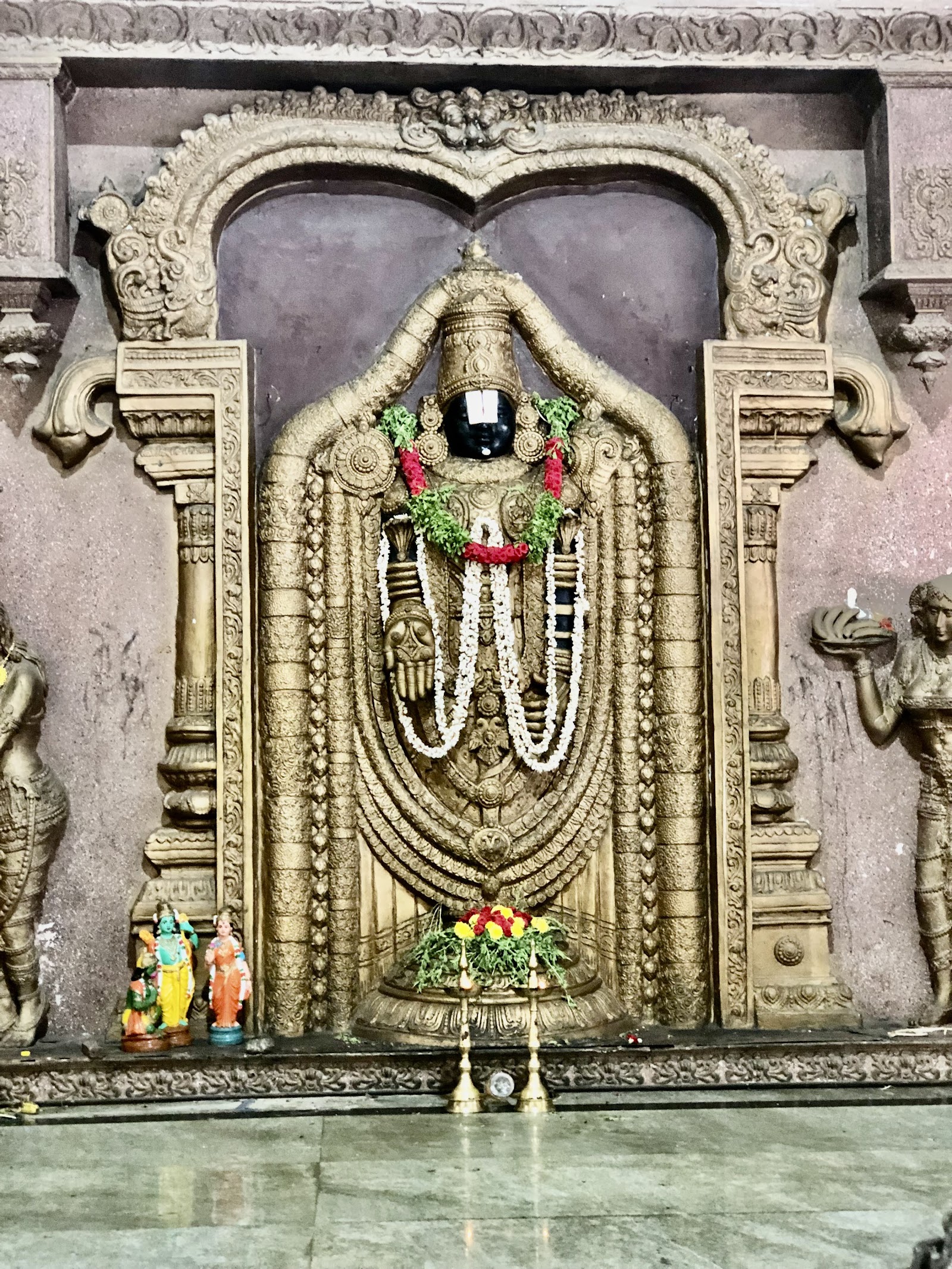 Purohit Sangham And Ear Boring Sangham పిల్లలకు చెవులు కుట్టు స్థలం, Tirupati — photo 2