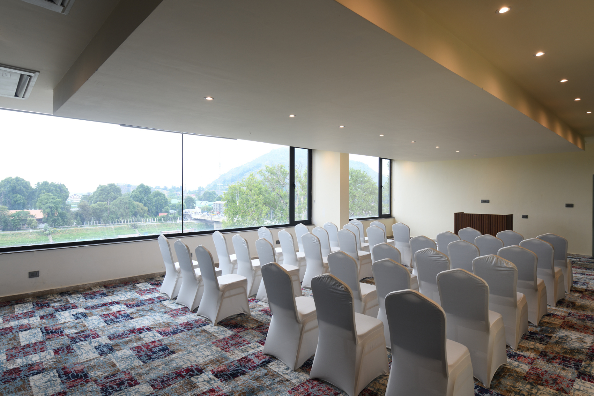 The Jhelum Pavilion – Meeting Room, Srinagar — photo 1