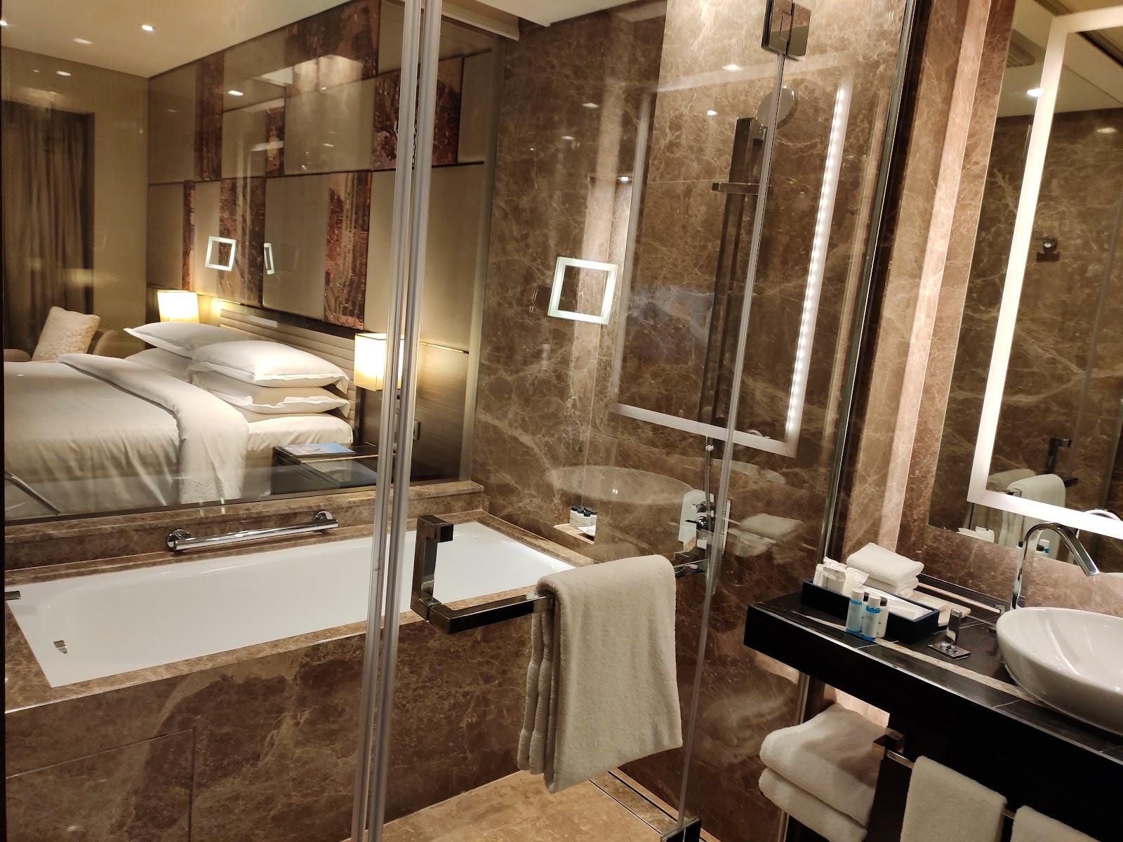 Sheraton Grand Bengaluru Whitefield Hotel & Convention Center, Bengaluru — photo 4