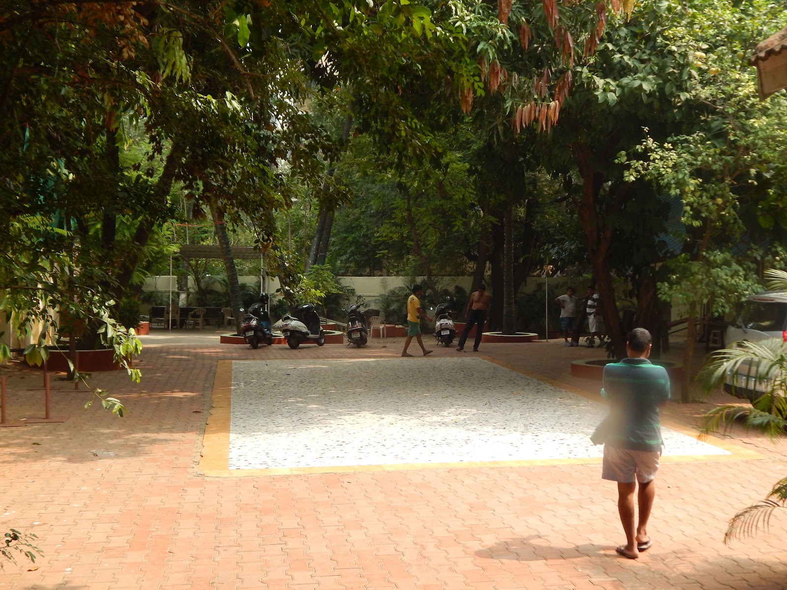 Corona Garden Bandra, Mumbai — photo 3