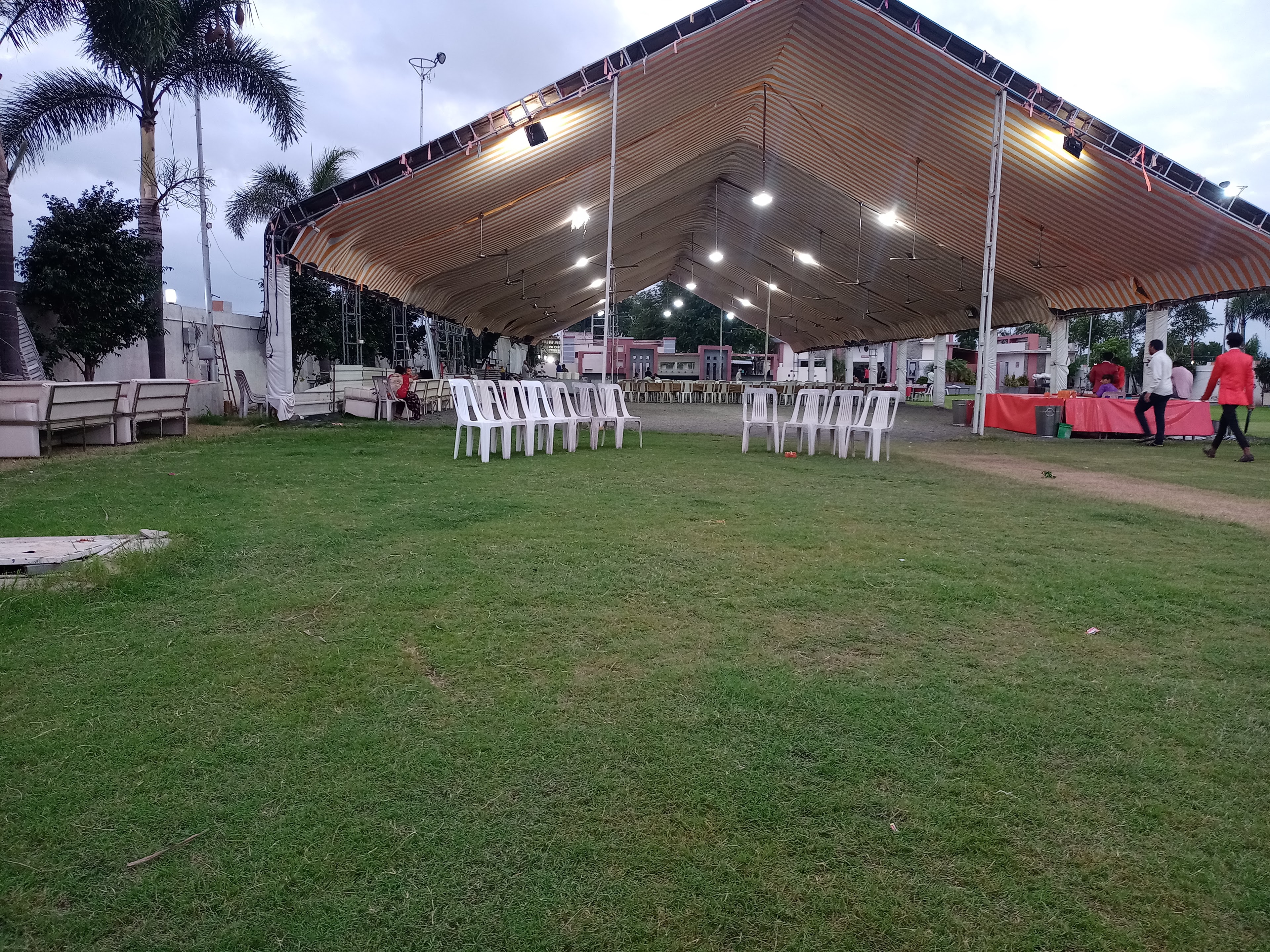 Delight Party Lawns & Family Restaurant, Rajkot — photo 5