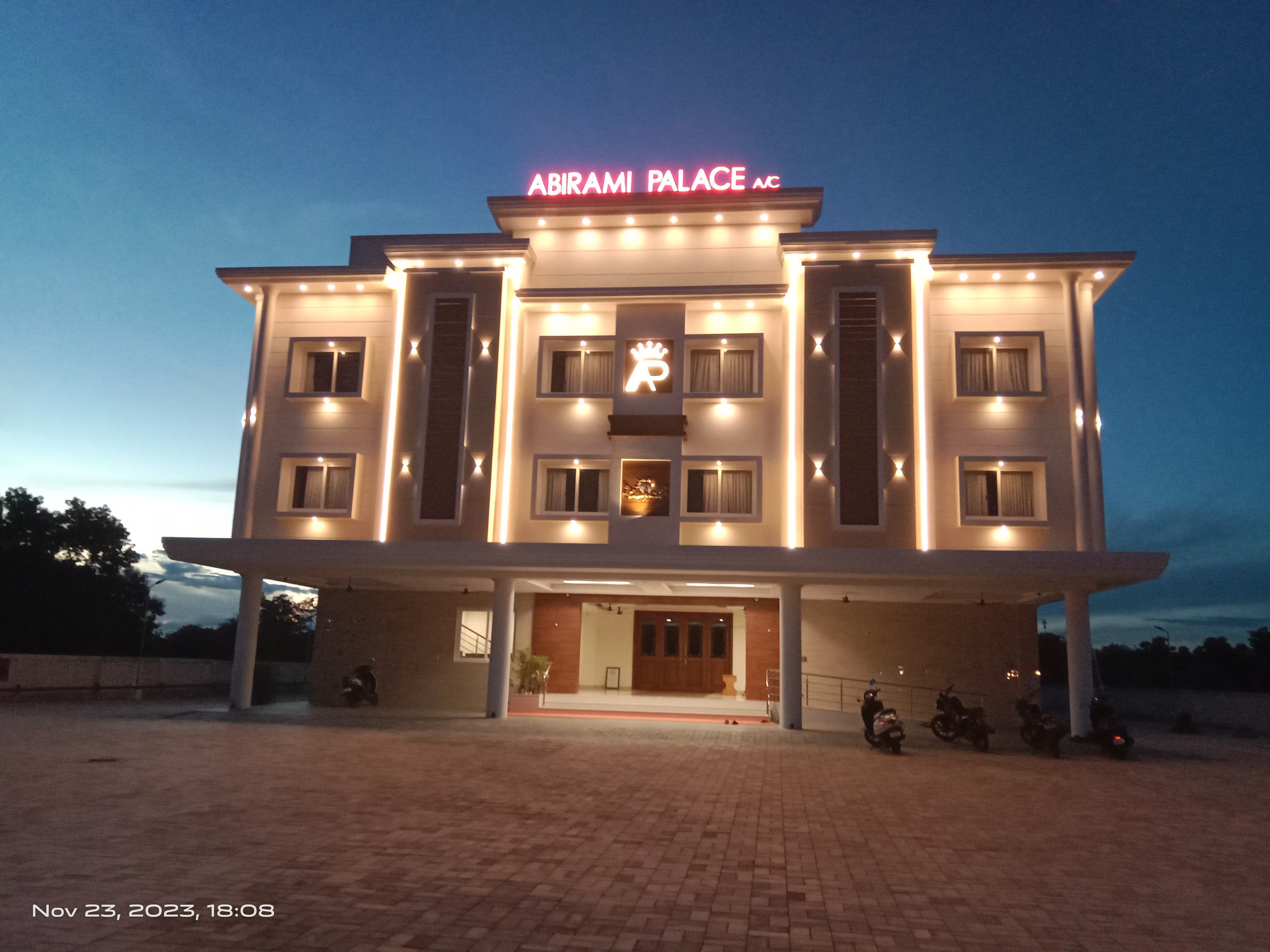Abirami palace, Karaikudi — photo 1
