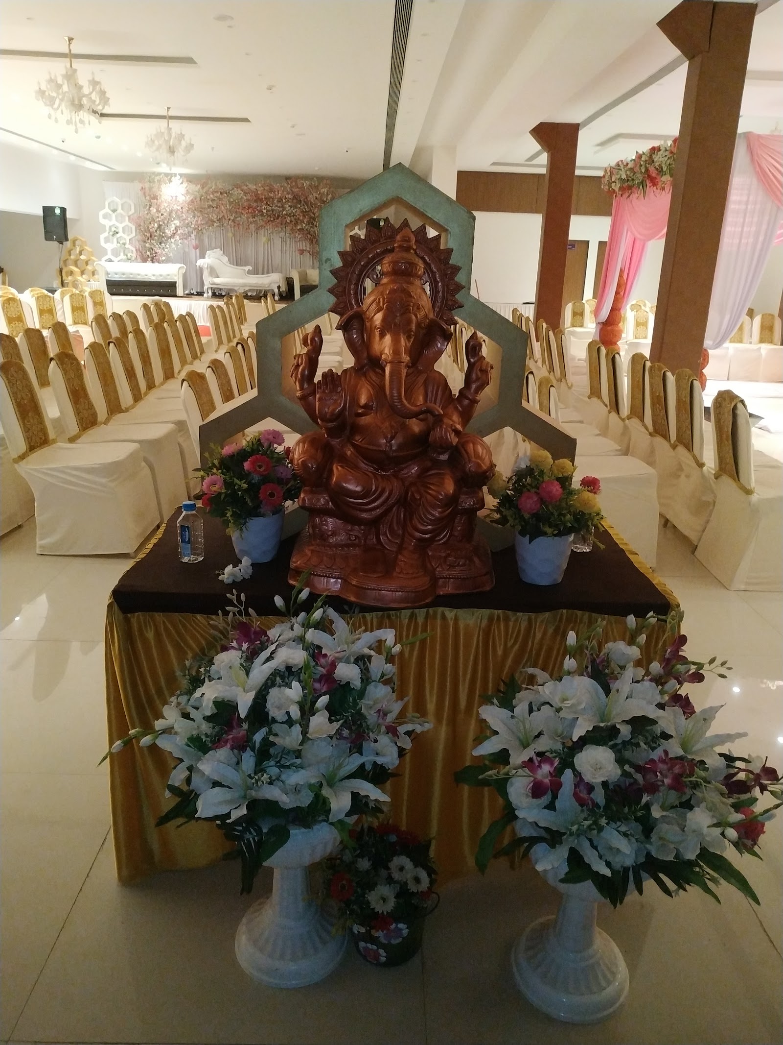 Universe Banquet, Mumbai — photo 8