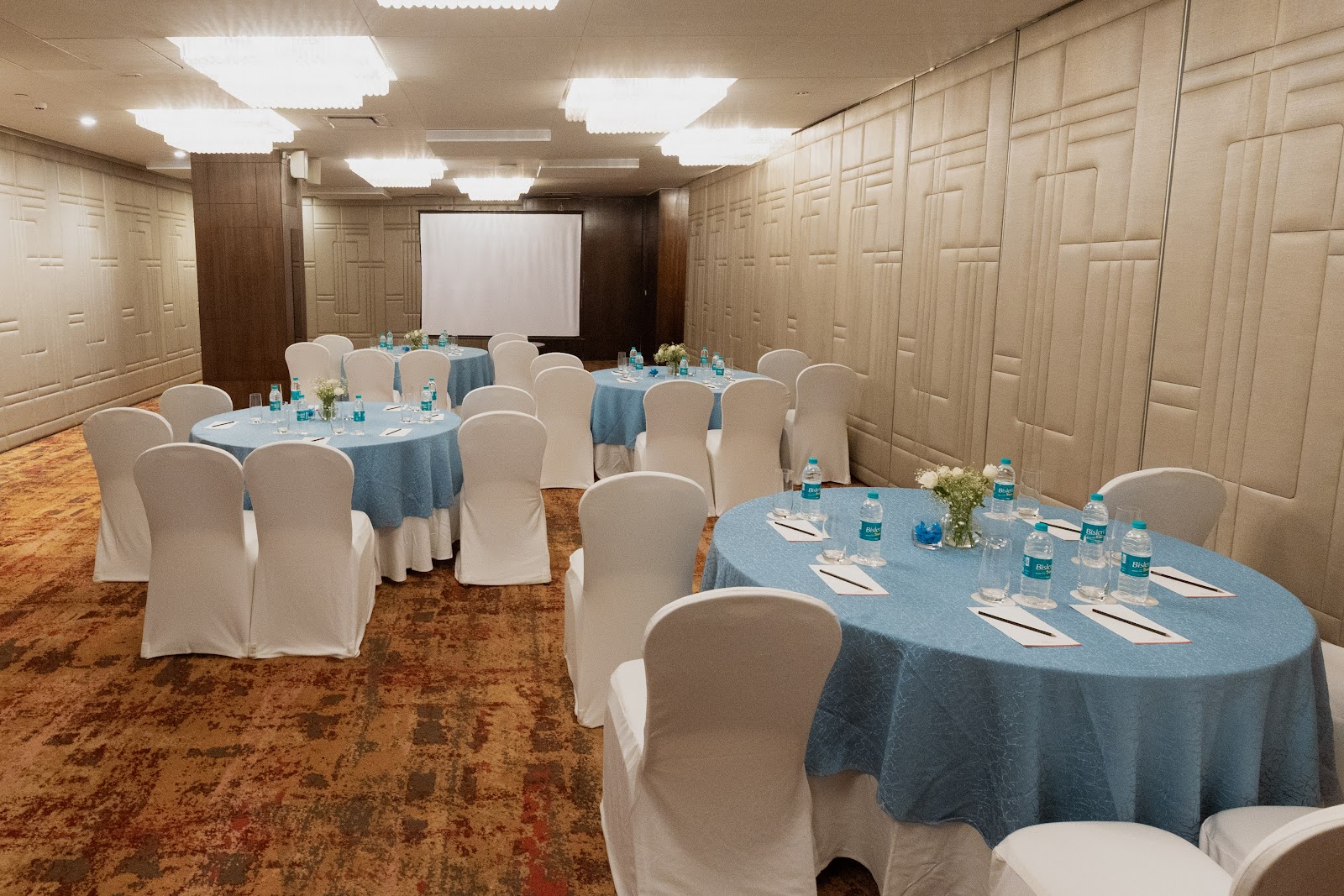 Saffron Banquet - Hyatt Centric Juhu, Mumbai — photo 7